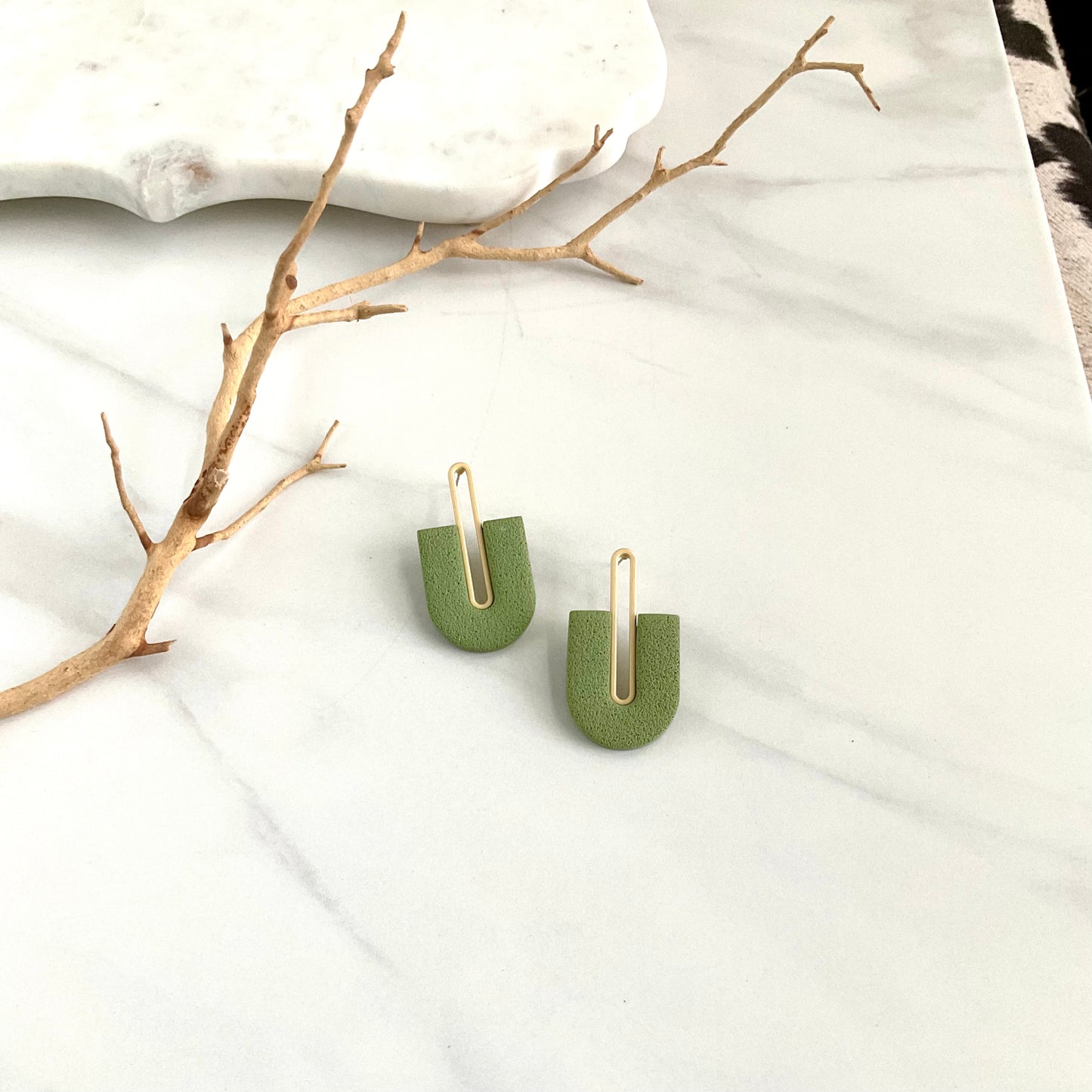 Gracie // Olive Green Textured Print(Gold)