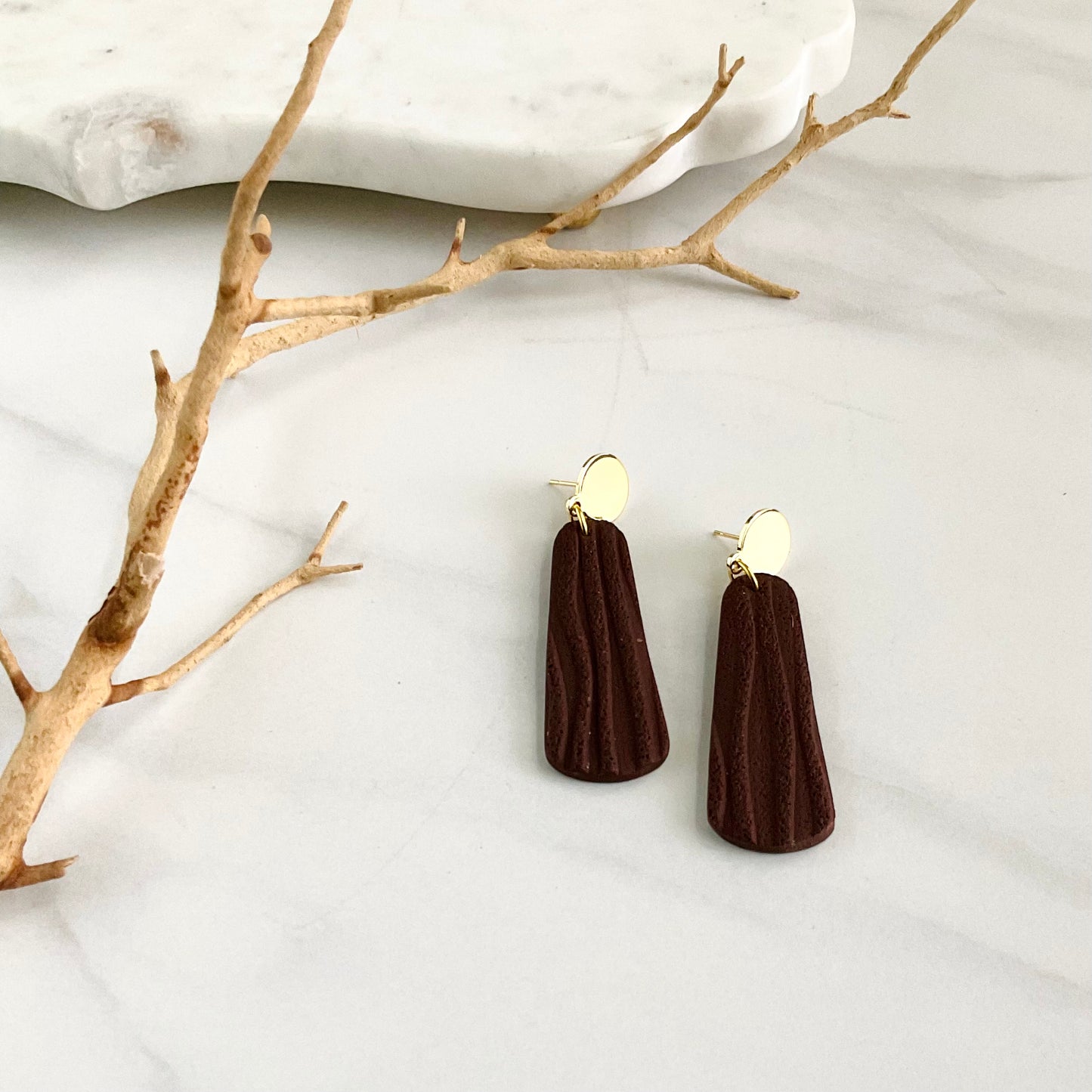 Iris // Chocolate Brown Textured