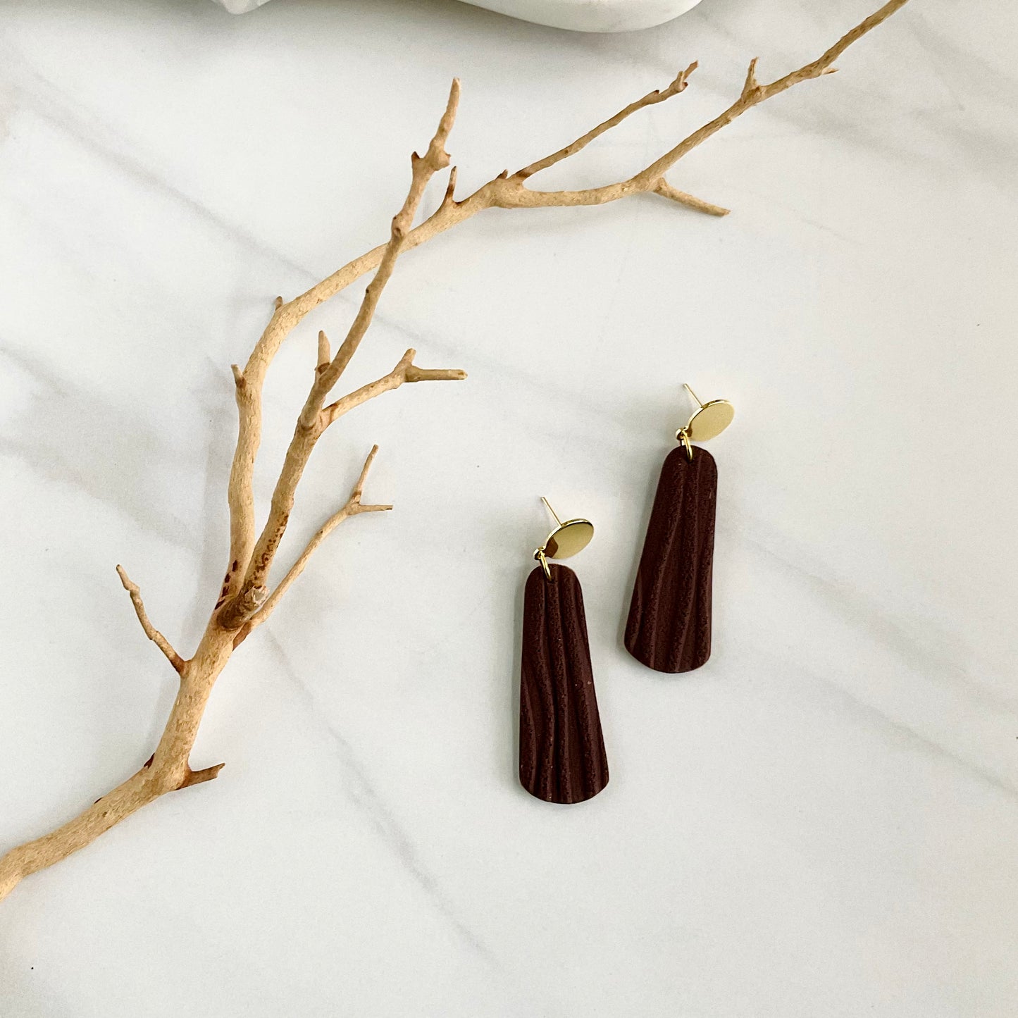 Iris // Chocolate Brown Textured