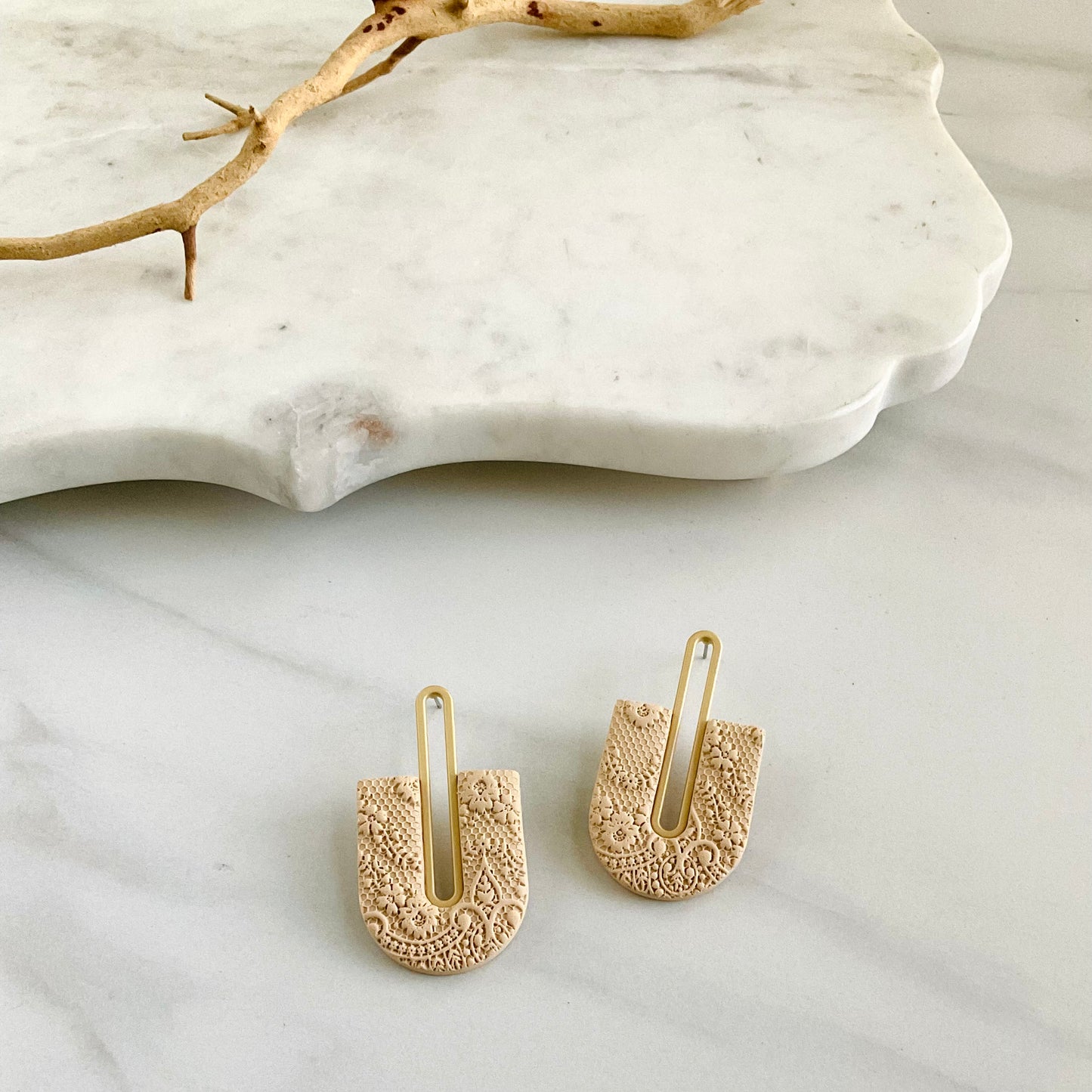 Gracie // Tan Lace Textured (Gold)