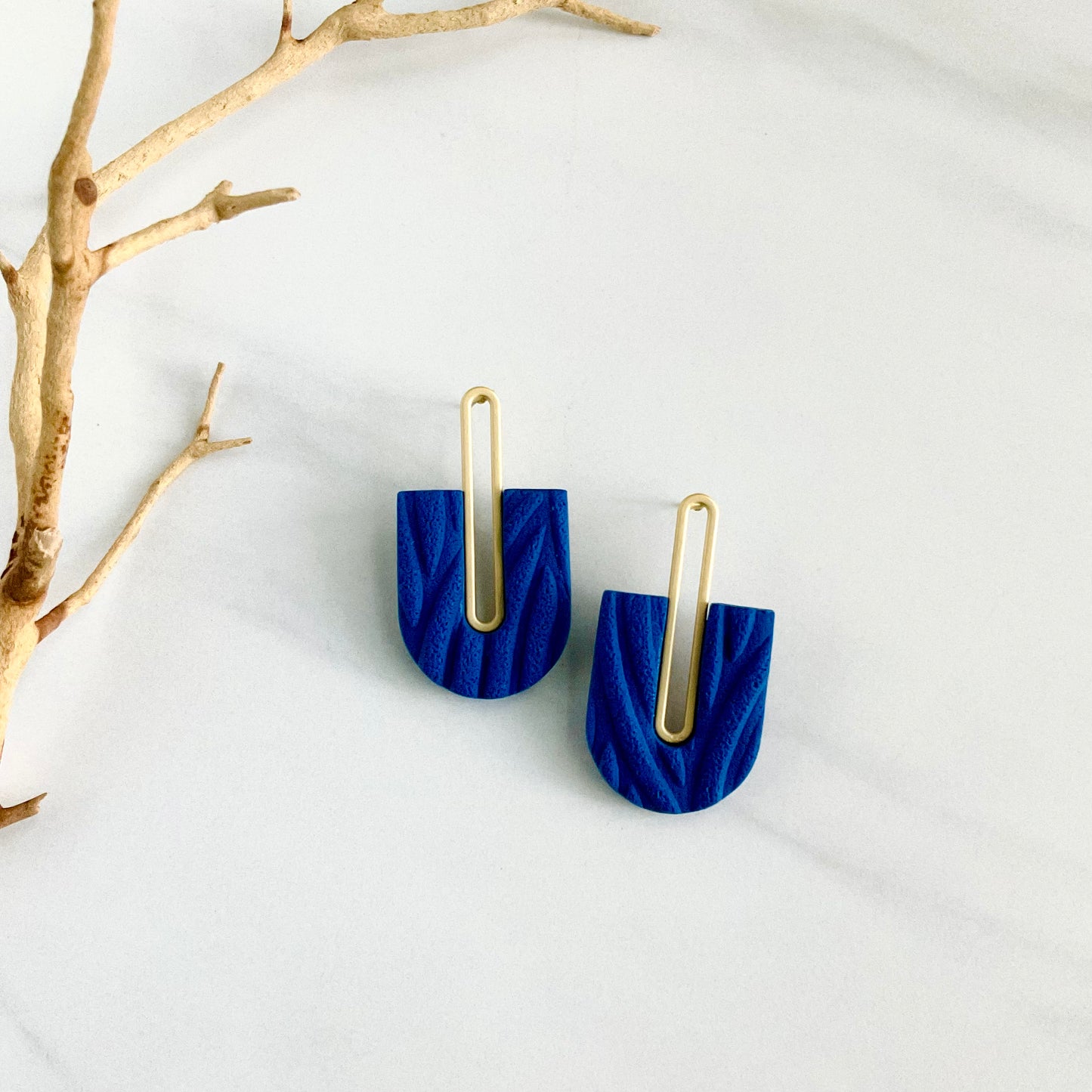 Gracie // Navy Blue Textured (Gold)