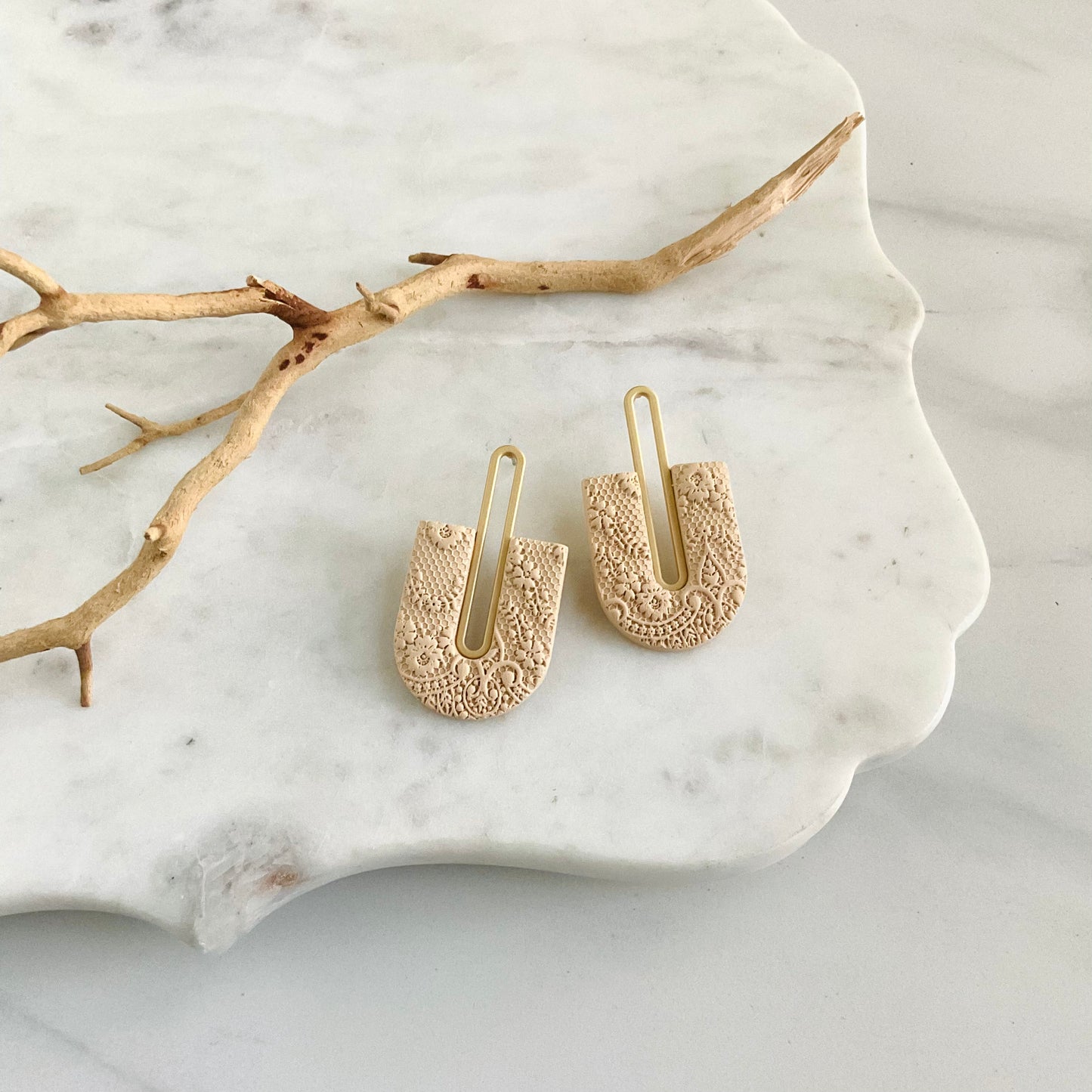 Gracie // Tan Lace Textured (Gold)