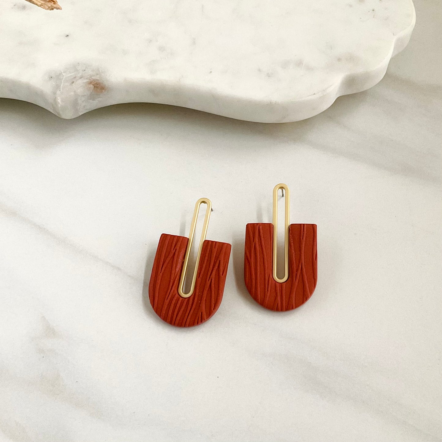 Gracie // Rust Textured (Gold)