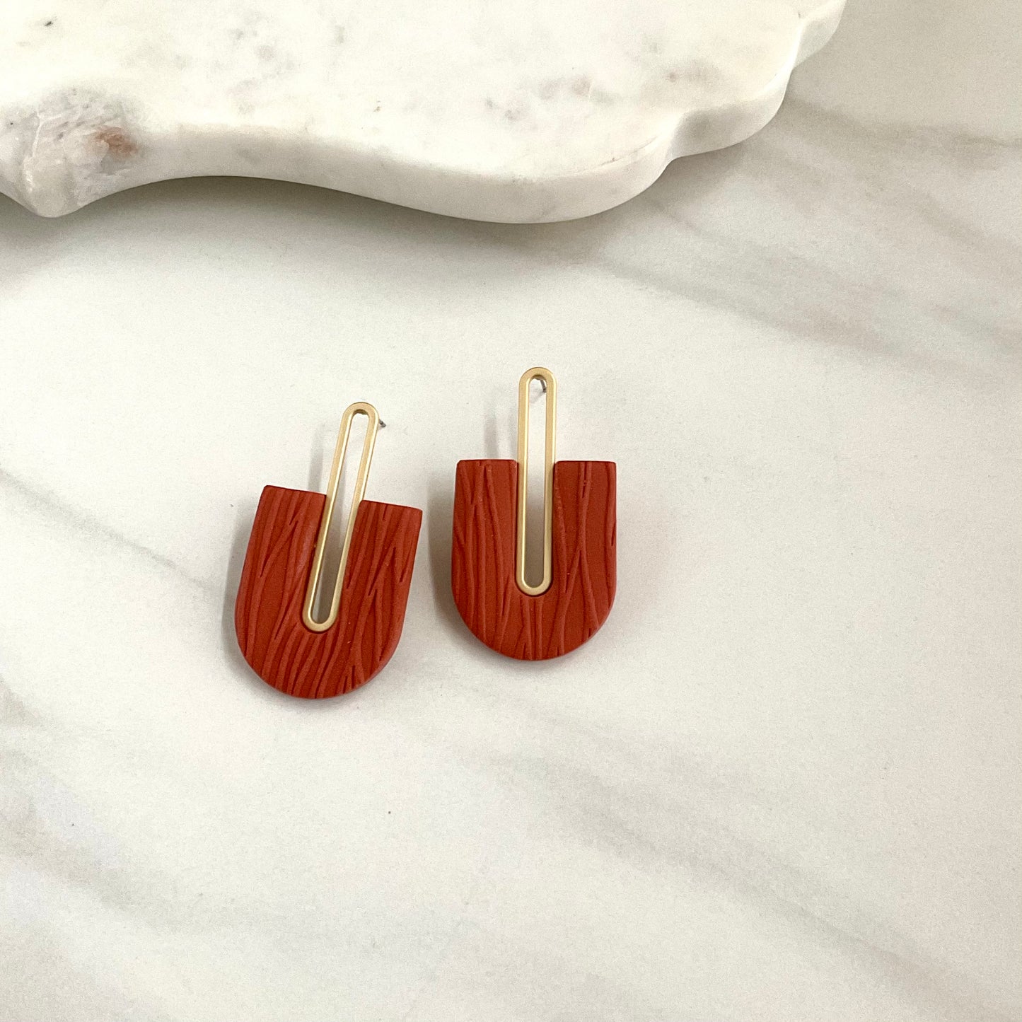 Gracie // Rust Textured (Gold)