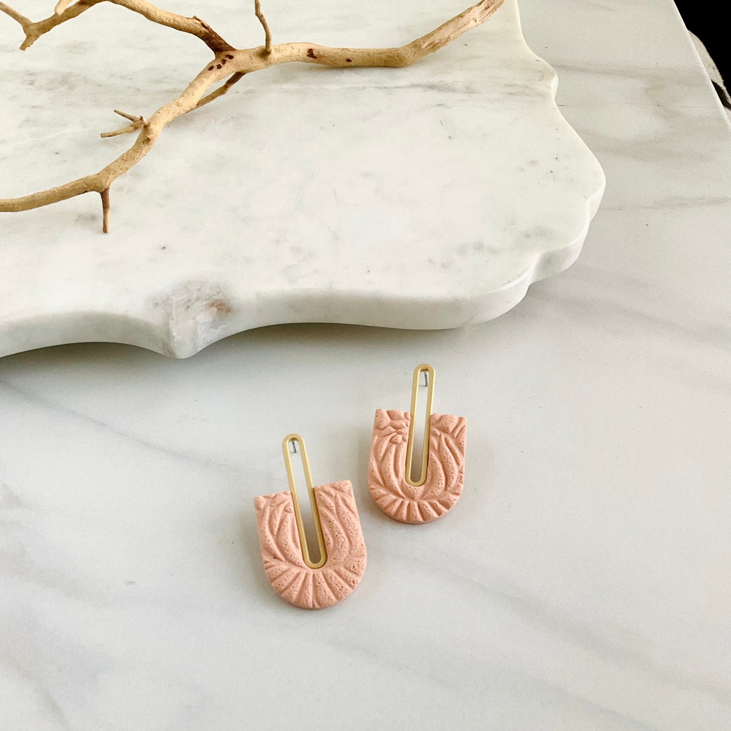 Gracie // Warm Peach Textured (Gold)