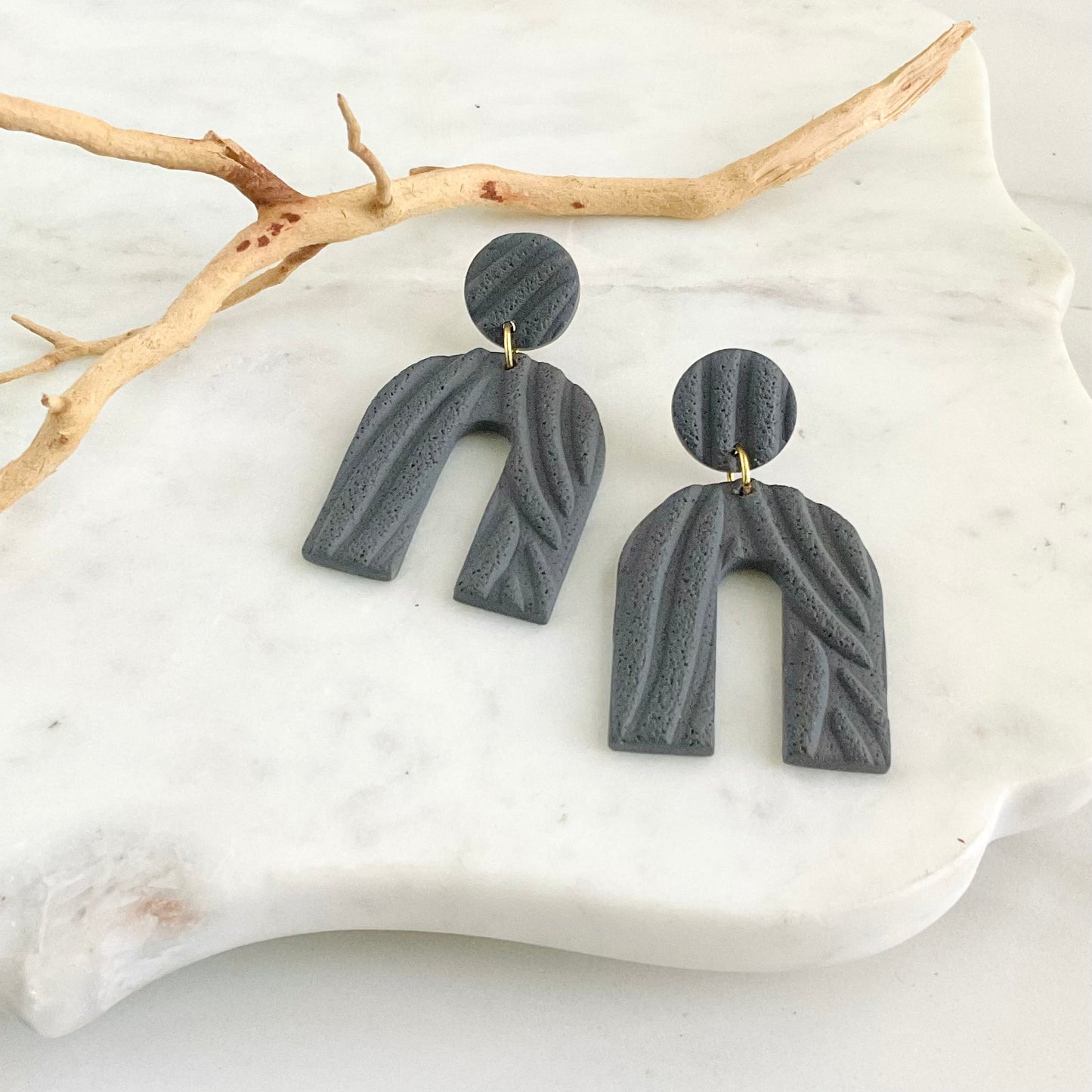 Montra Arches // Gray Textured (Copy)