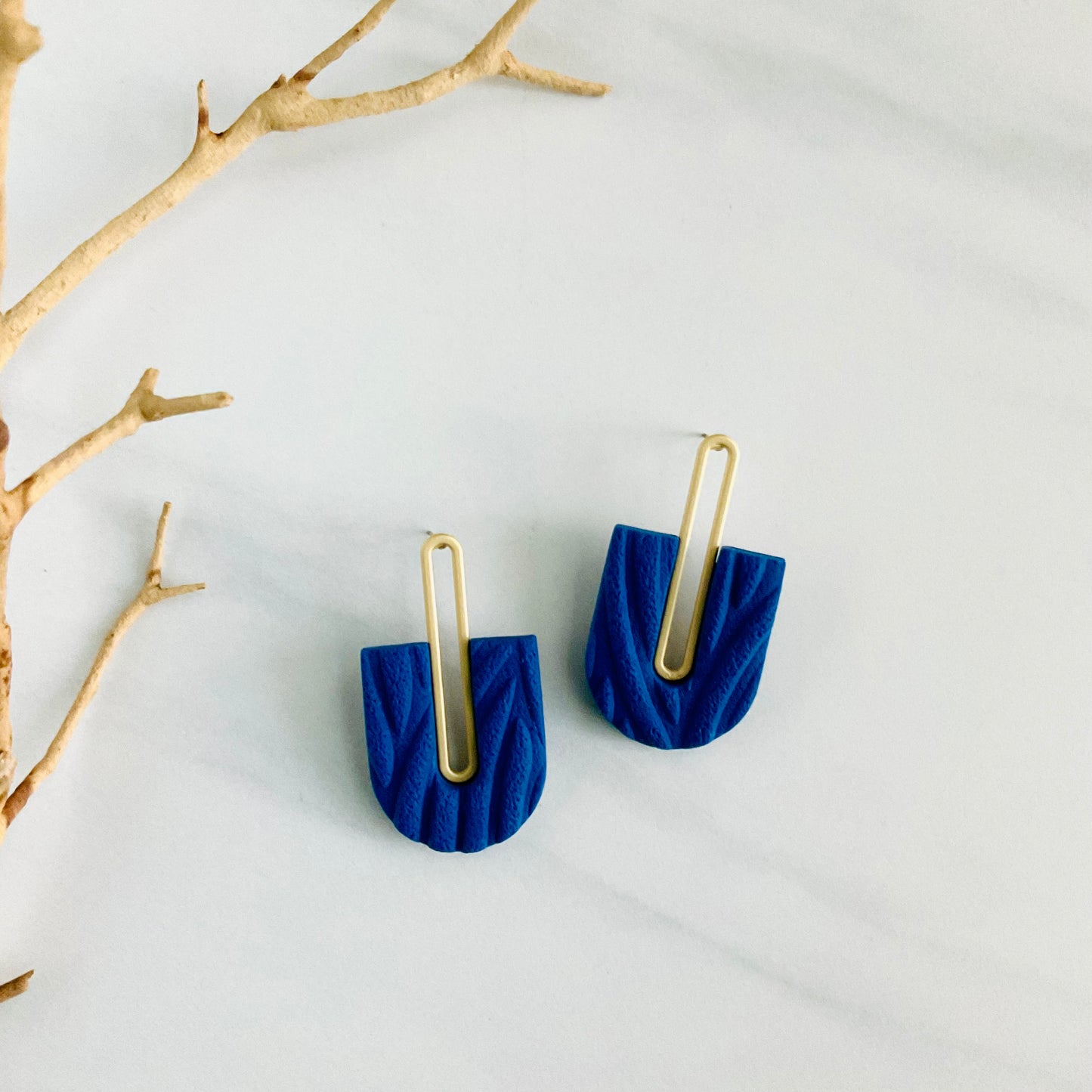 Gracie // Navy Blue Textured (Gold)