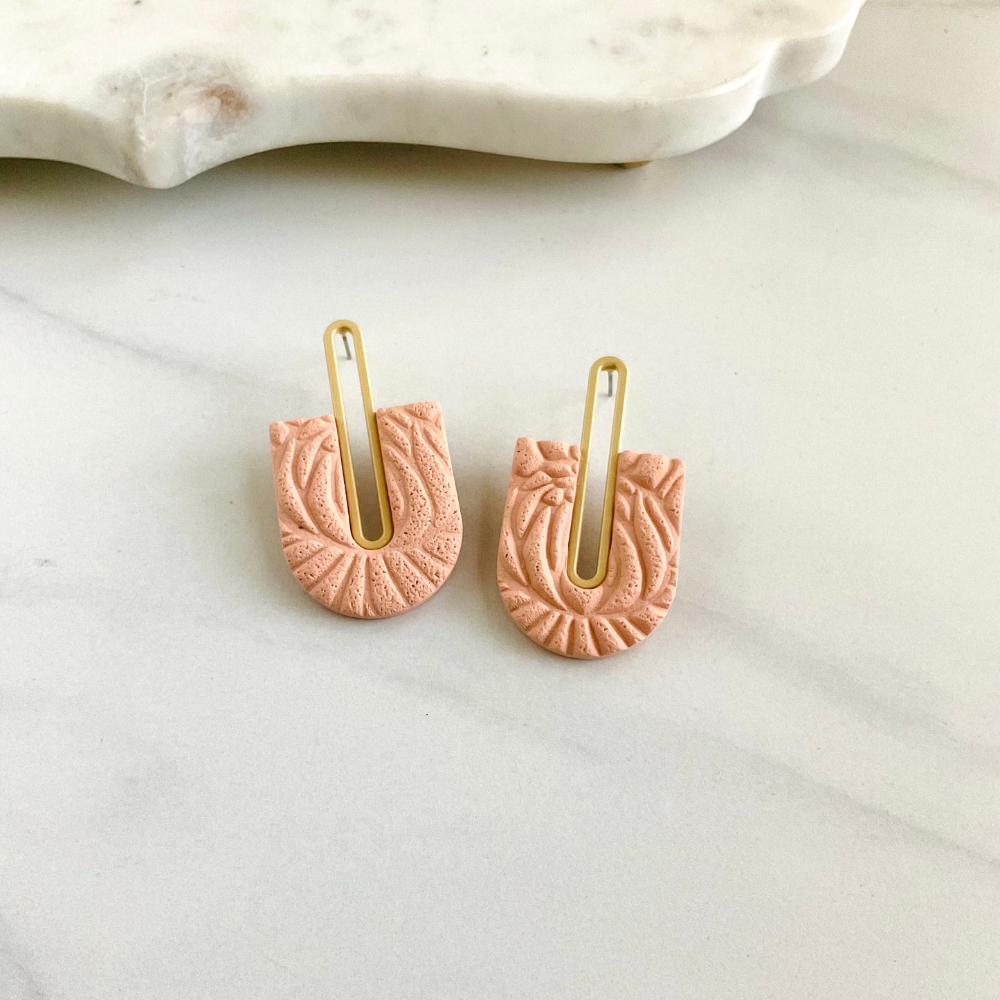 Gracie // Warm Peach Textured (Gold)