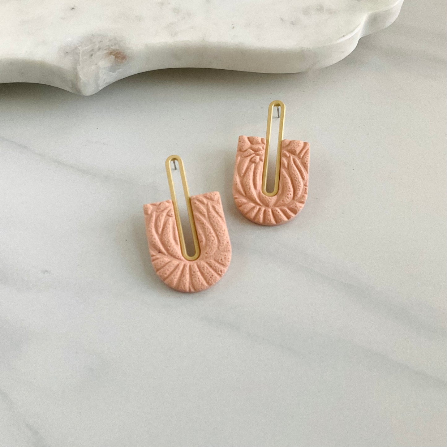 Gracie // Warm Peach Textured (Gold)
