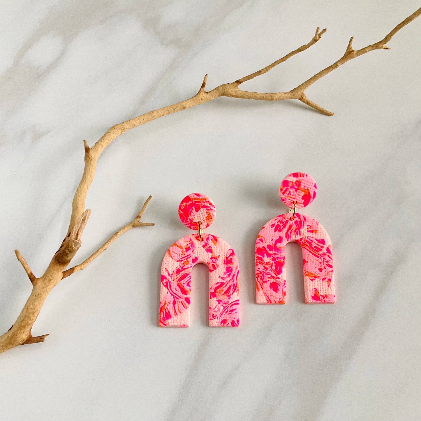 Montra Arch // Rose Print Textured