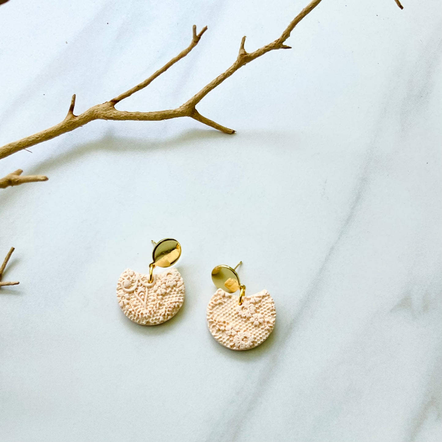Birdie // Peach Laced Textured