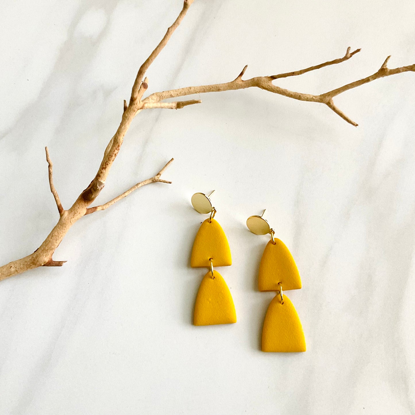 Deuce // Mustard Yellow