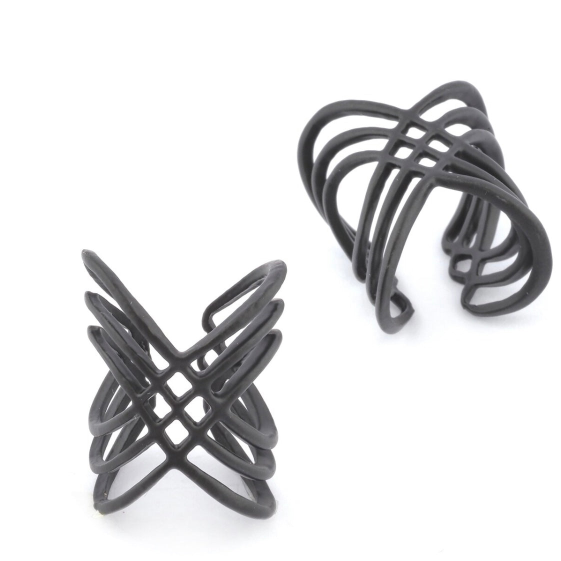 Criss Cross Black Ring Adjustable
