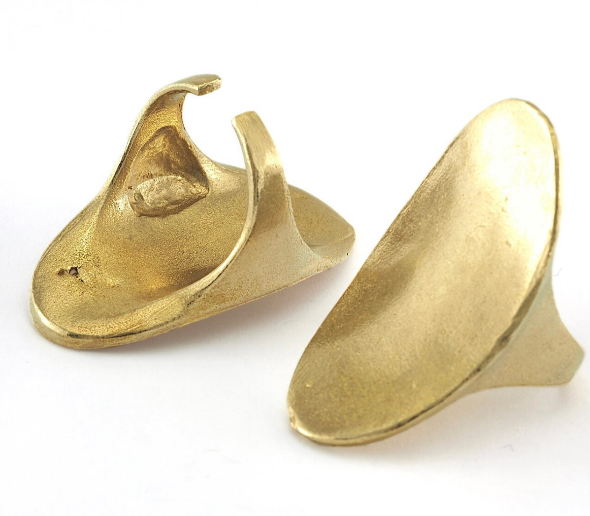 Curved Oval Brass Ring Adjustable