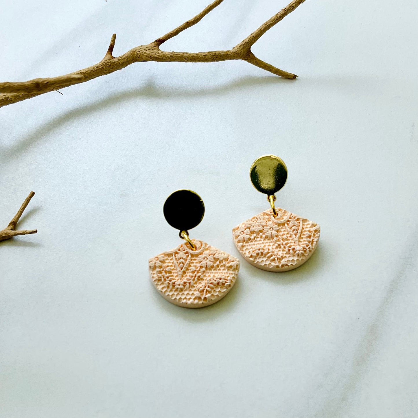 Coby // Peach Lace Textured