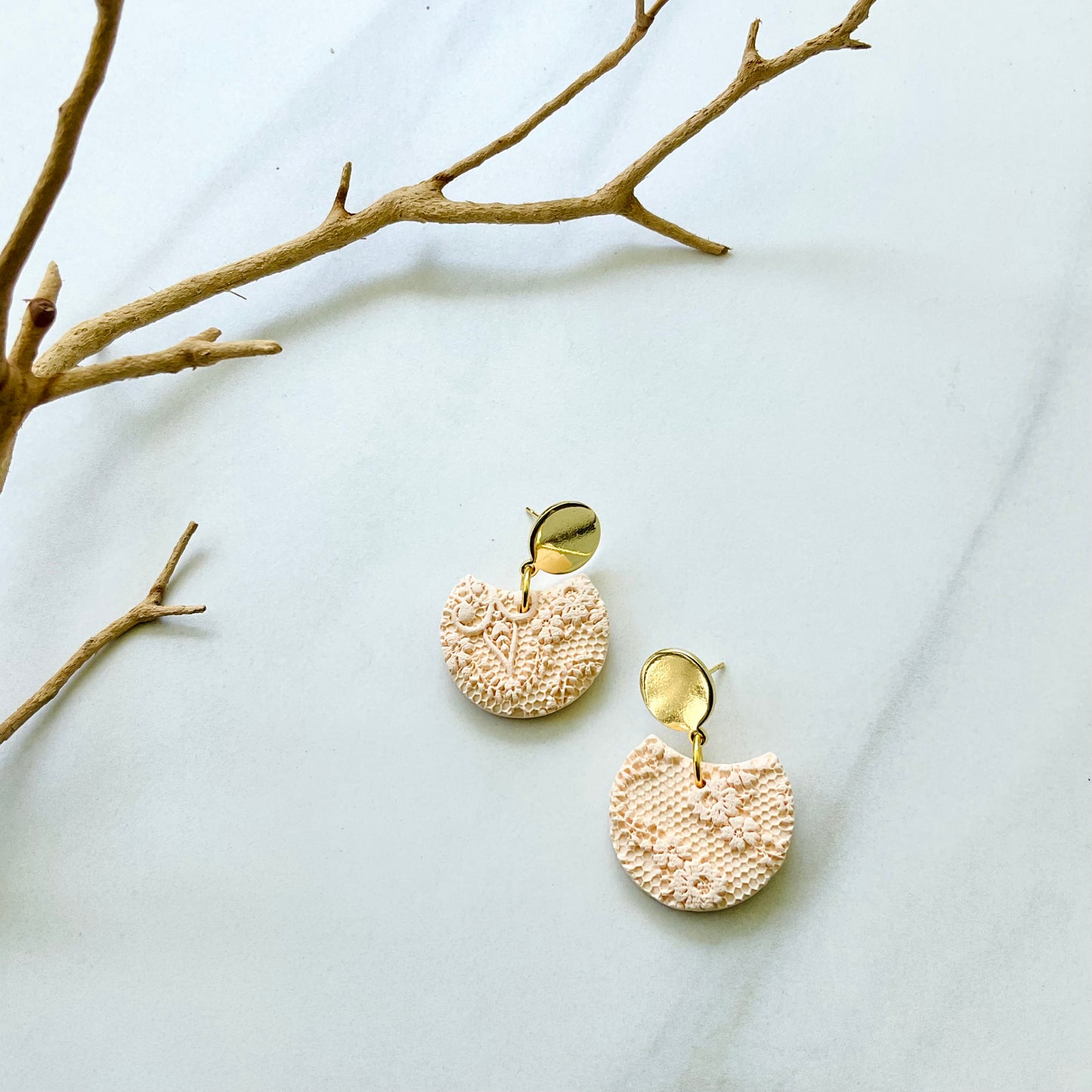 Birdie // Peach Laced Textured