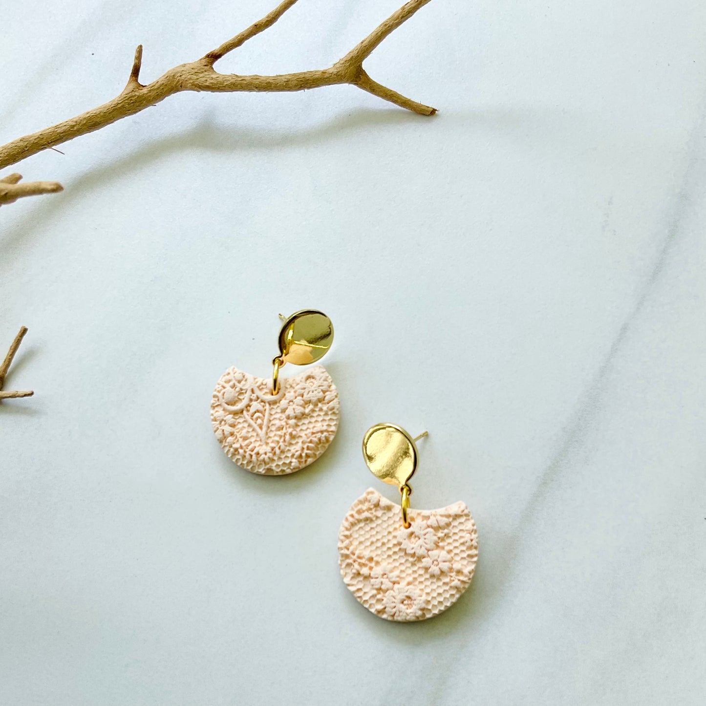 Birdie // Peach Laced Textured