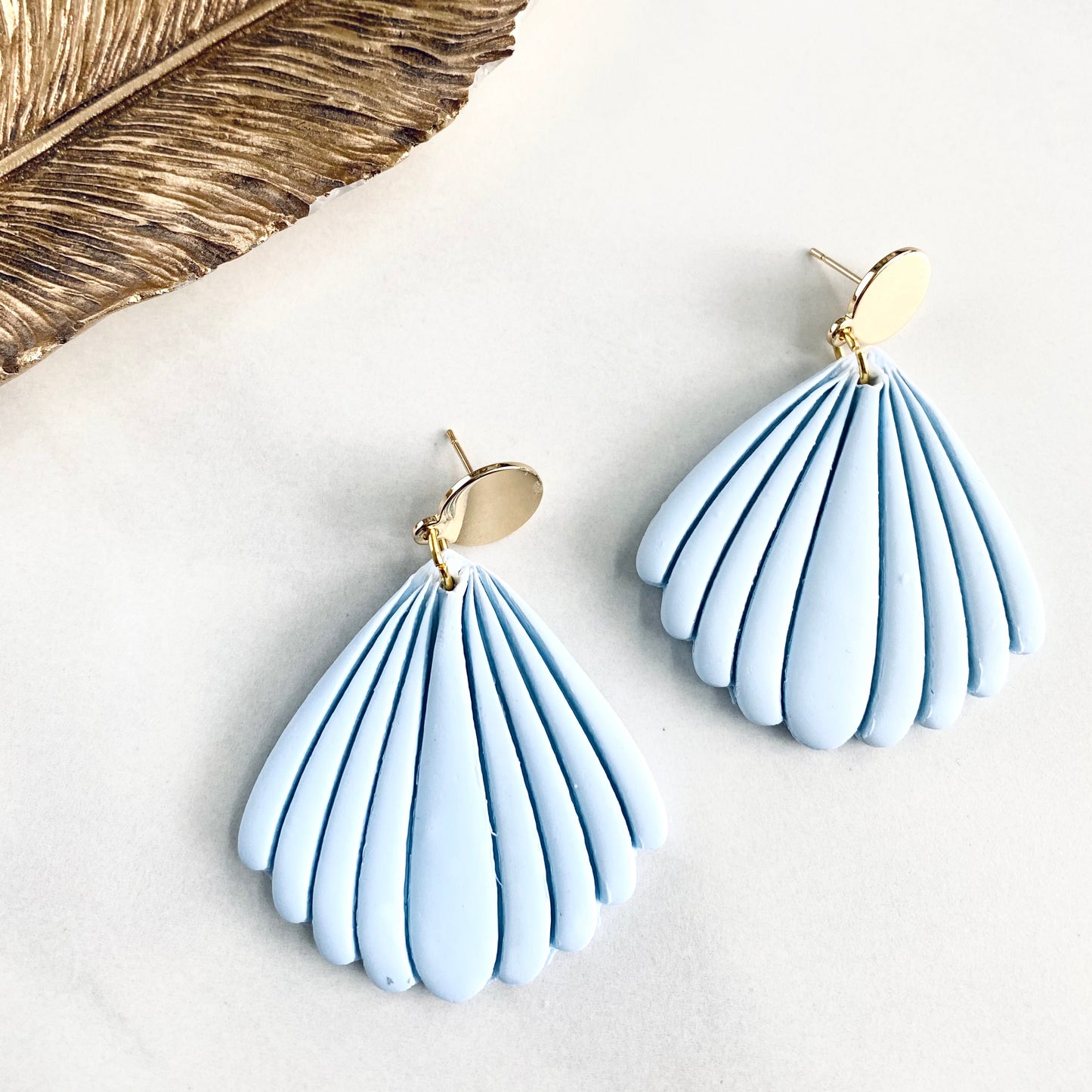 Shelly // Pale Blue
