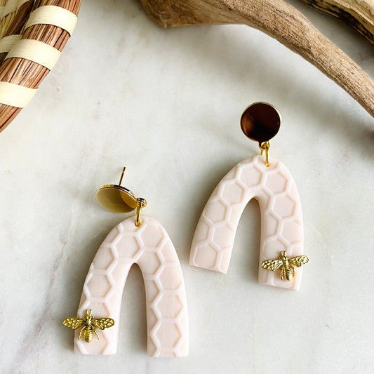 Arches //  Blanc Honeycomb + Brass Bee