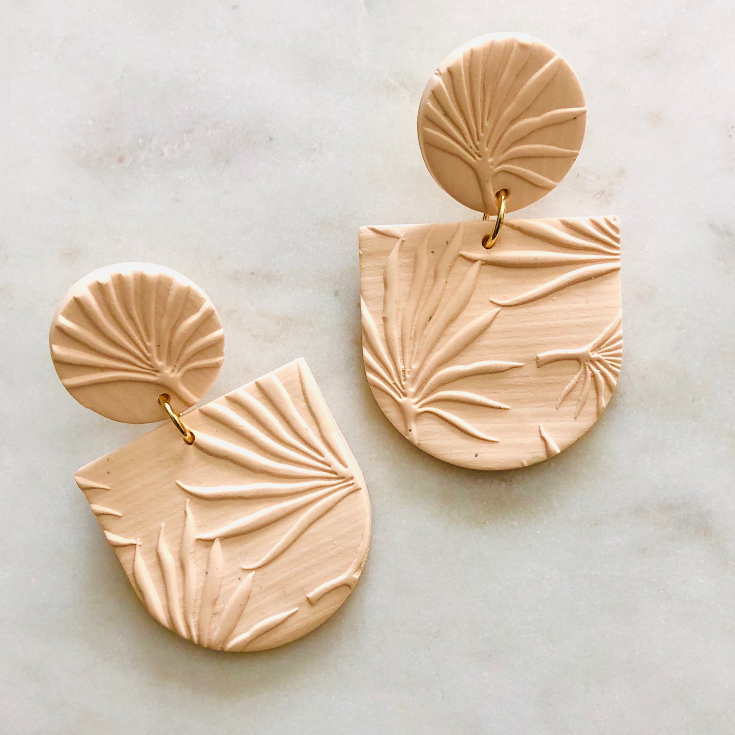 Emily // Peach Textured Clay