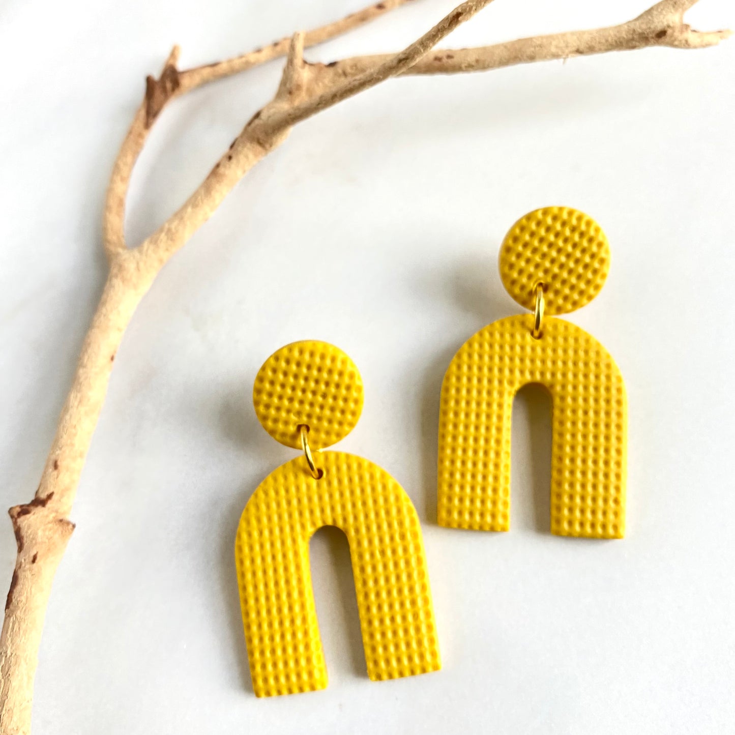 Arches // Yellow Textured