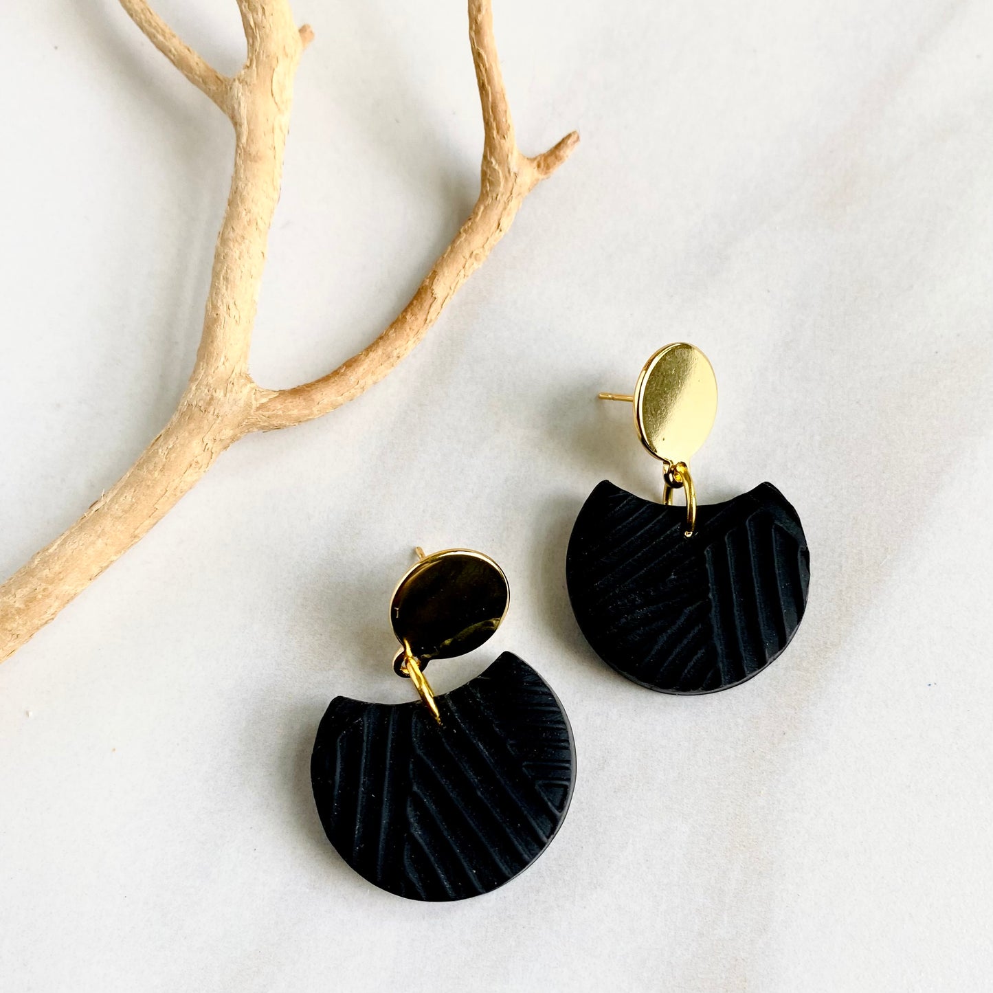 Birdie // Black Textured