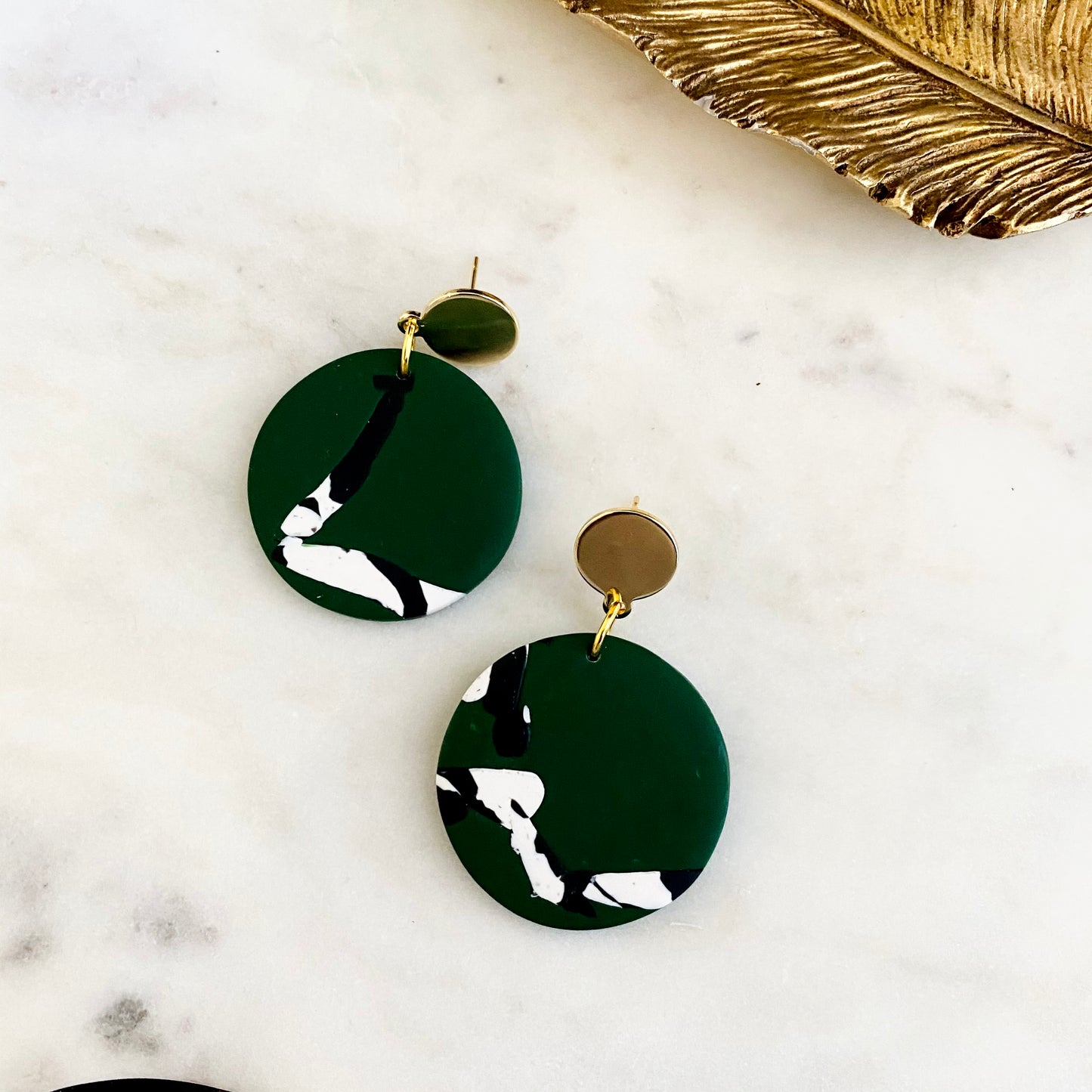 Dark Green Foliage +Brass