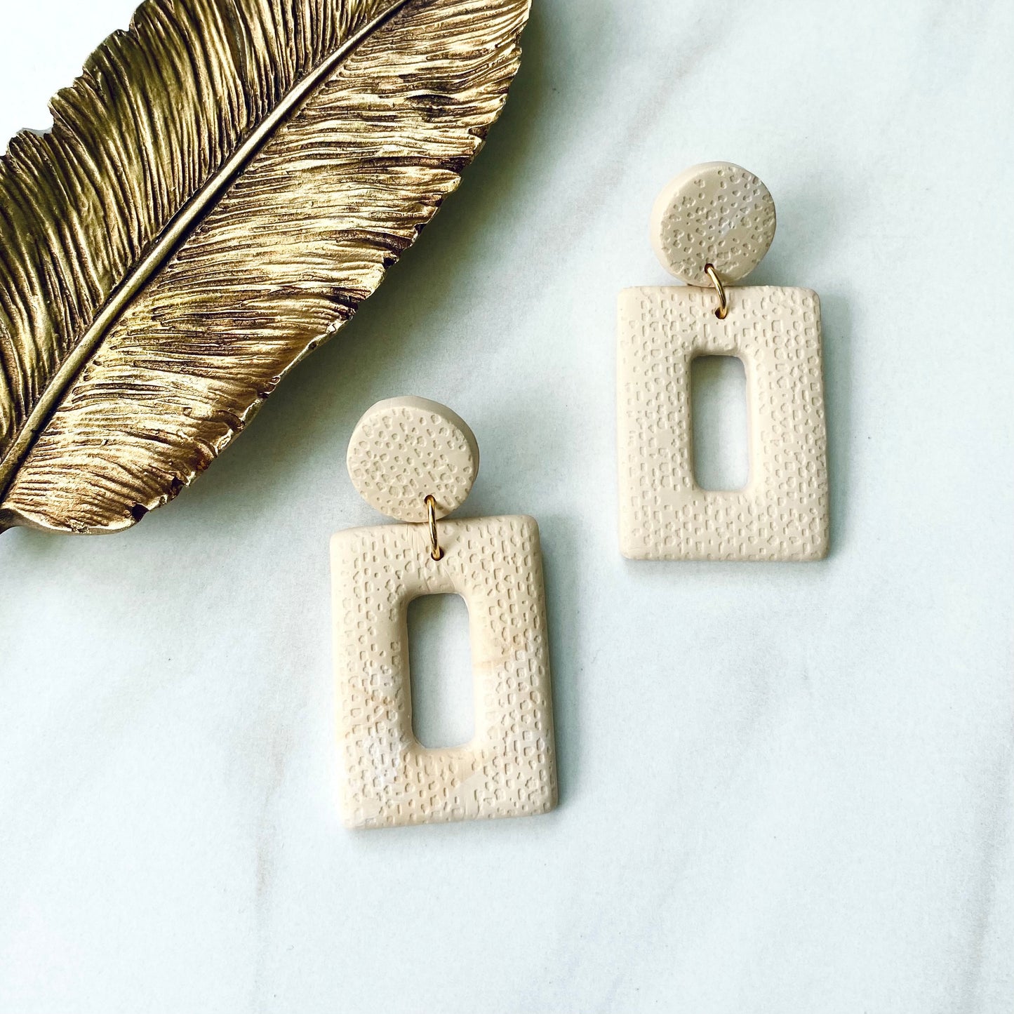 Jess // Beige Textured