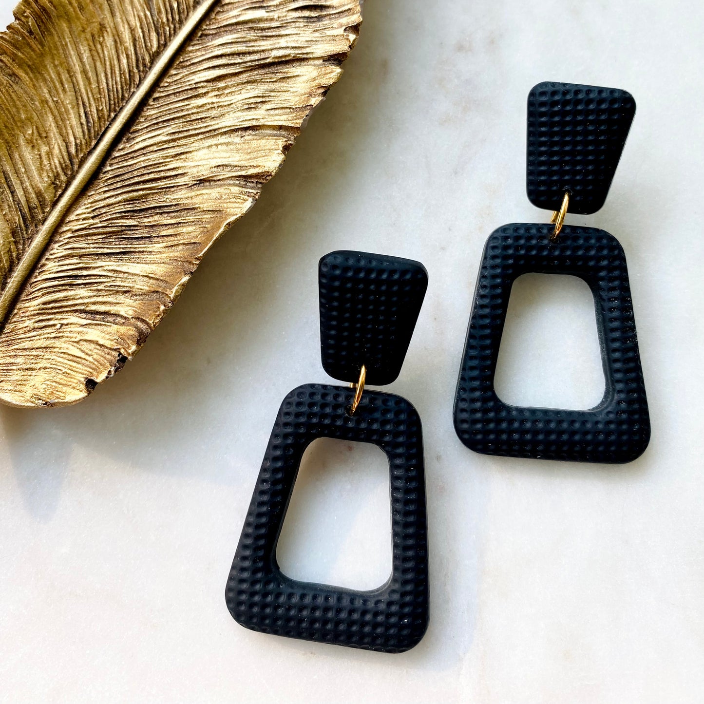 Ziva // Black Textured