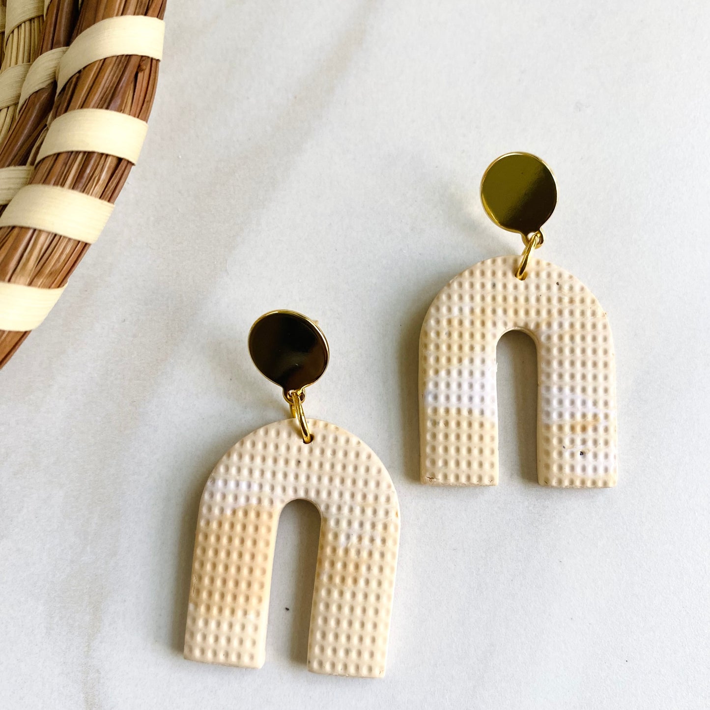 Arches // Beige Textured