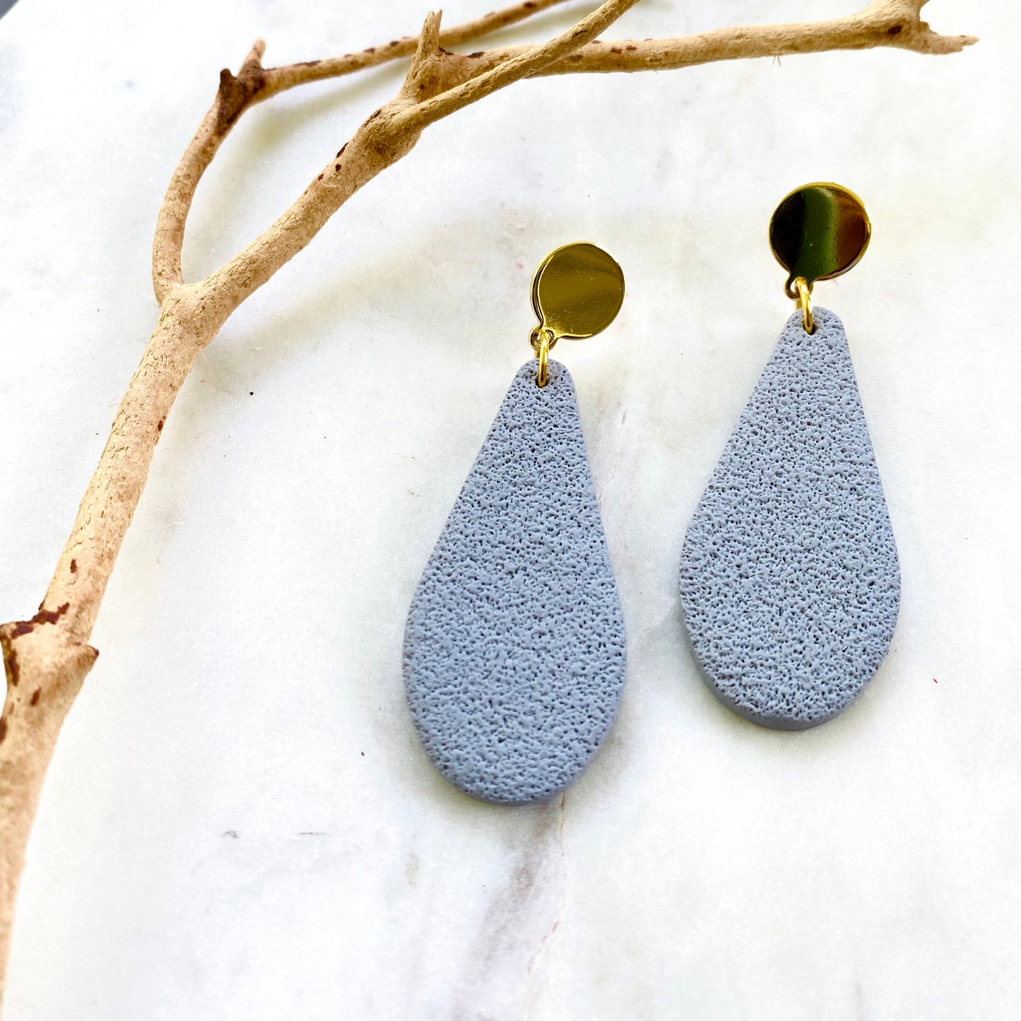Teardrop // Gray Textured