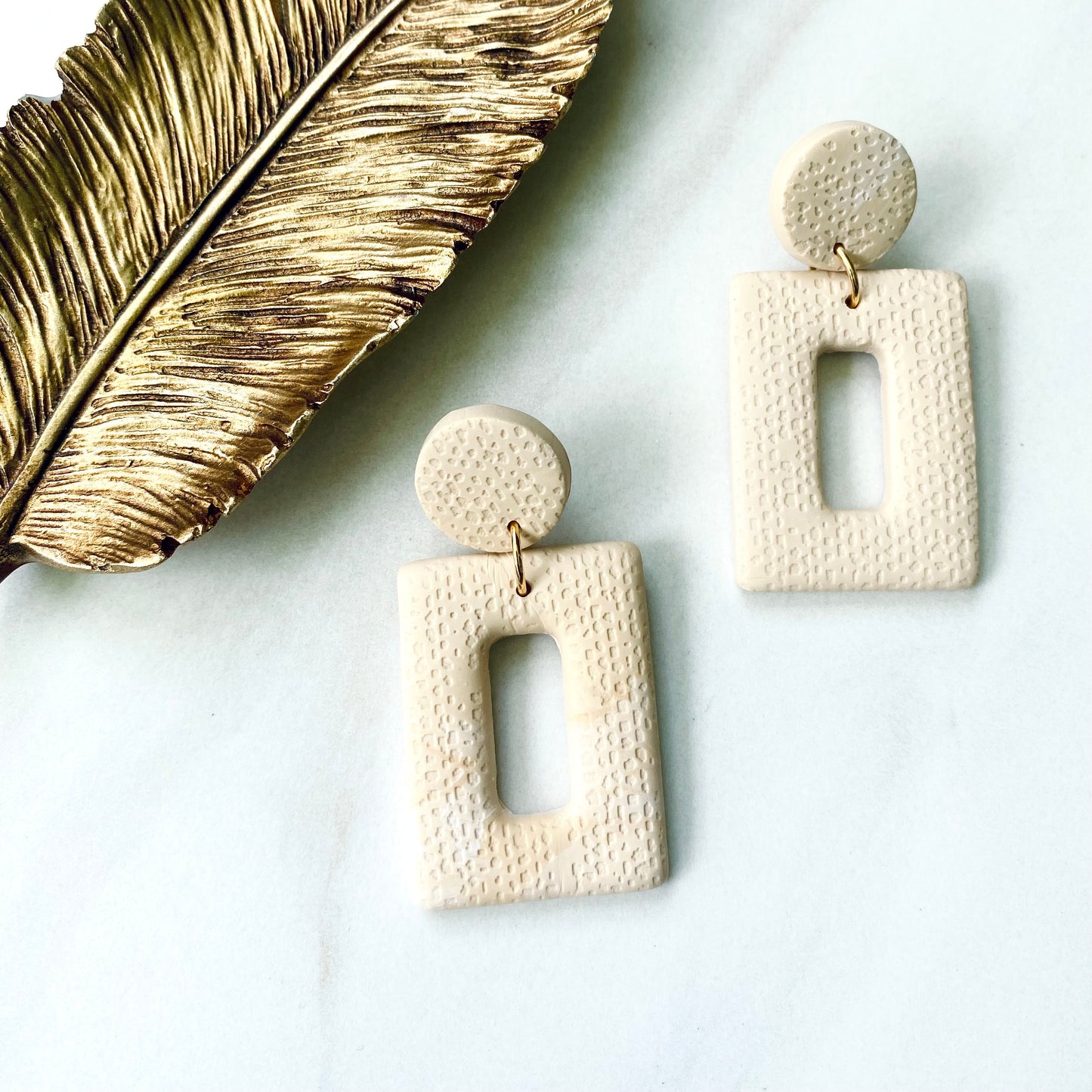 Jess // Beige Textured