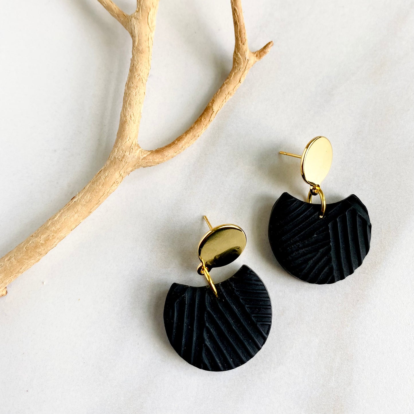 Birdie // Black Textured