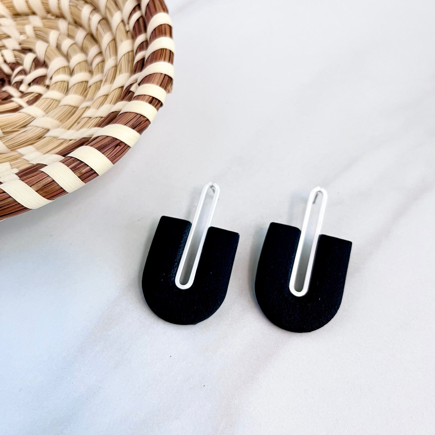 Gracie // Black Textured (Silver)