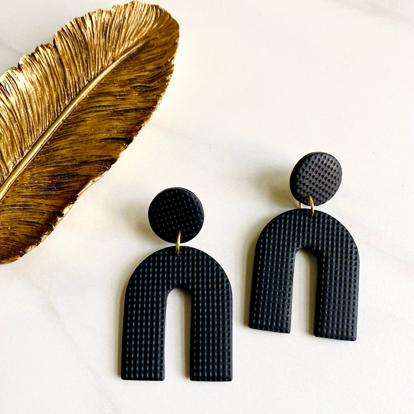 Arches // Black Textured