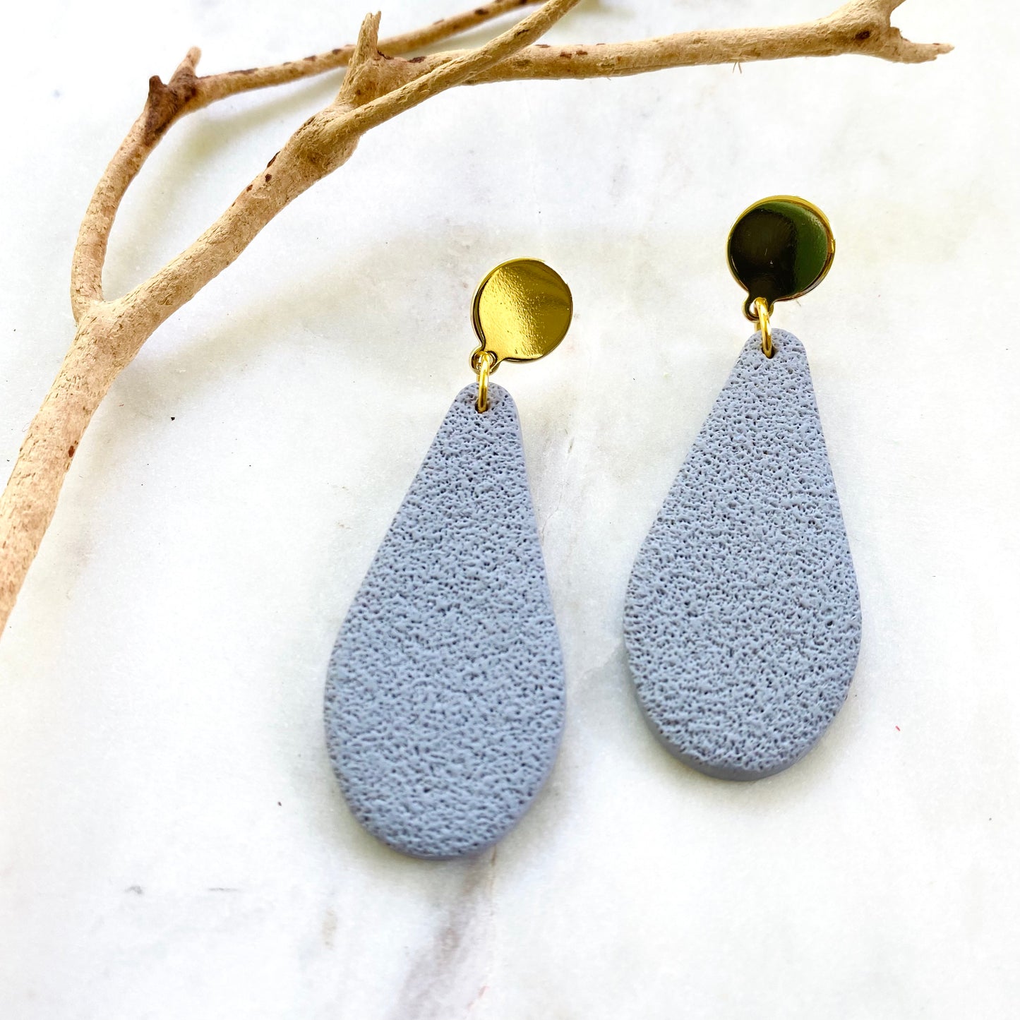 Teardrop // Gray Textured