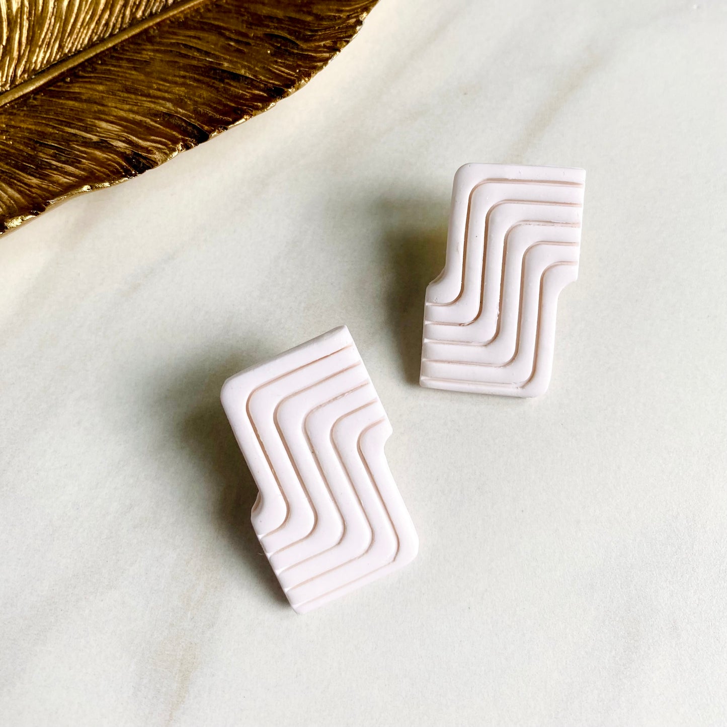 Zonya // Blanc Studs