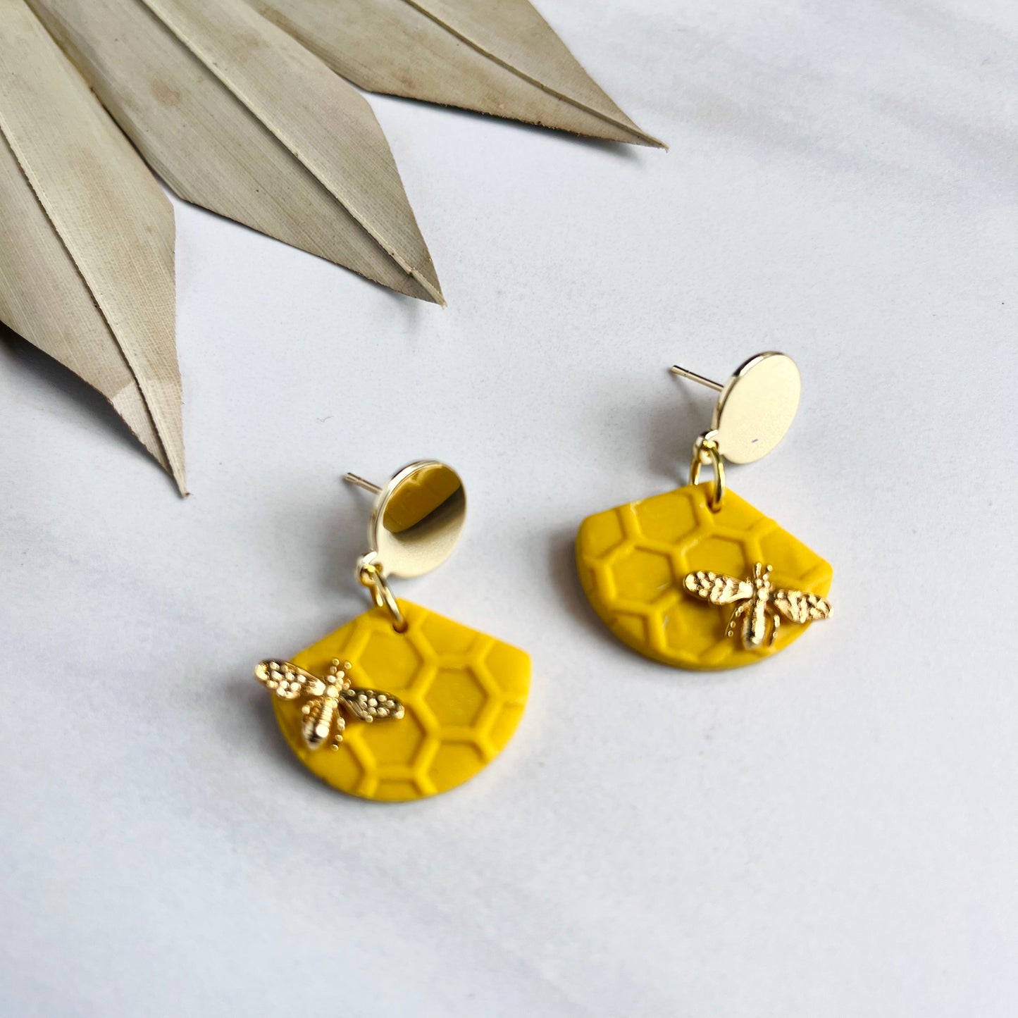 Coby // Yellow Honeycomb + Bee