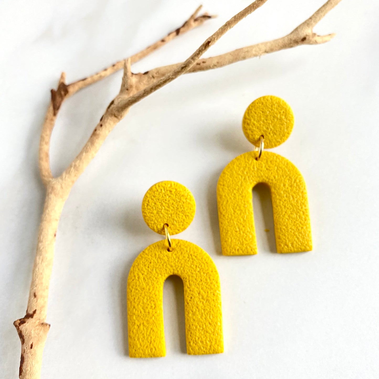Arches // Yellow Textured