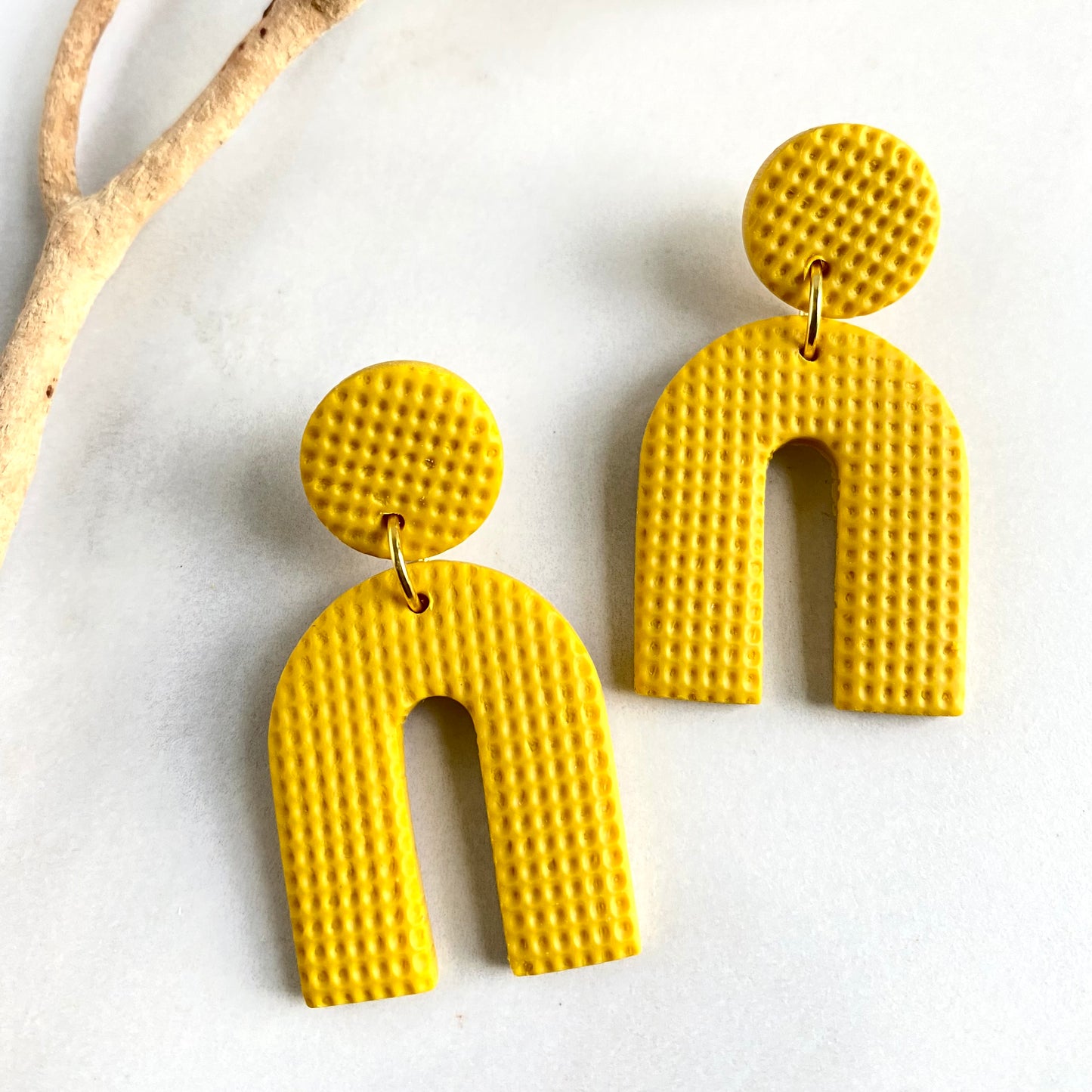 Arches // Yellow Textured