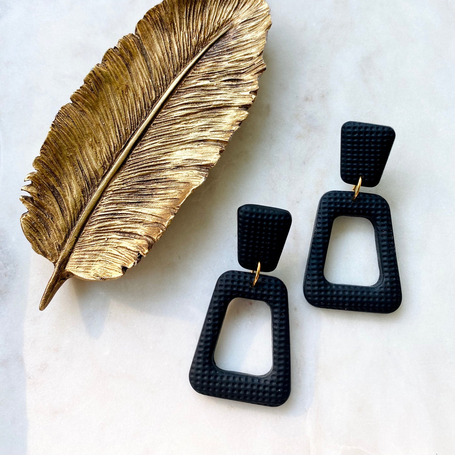 Ziva // Black Textured