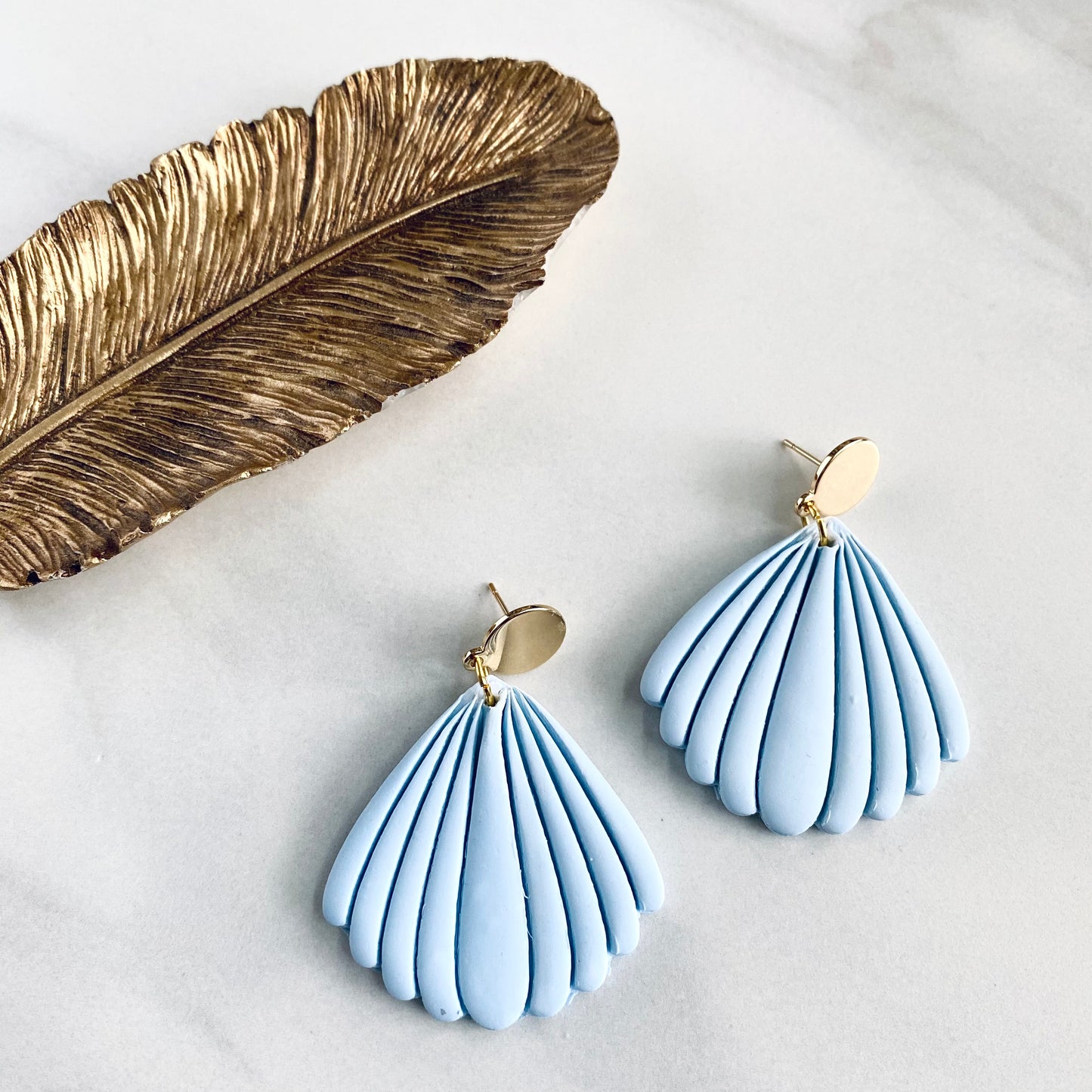 Shelly // Pale Blue