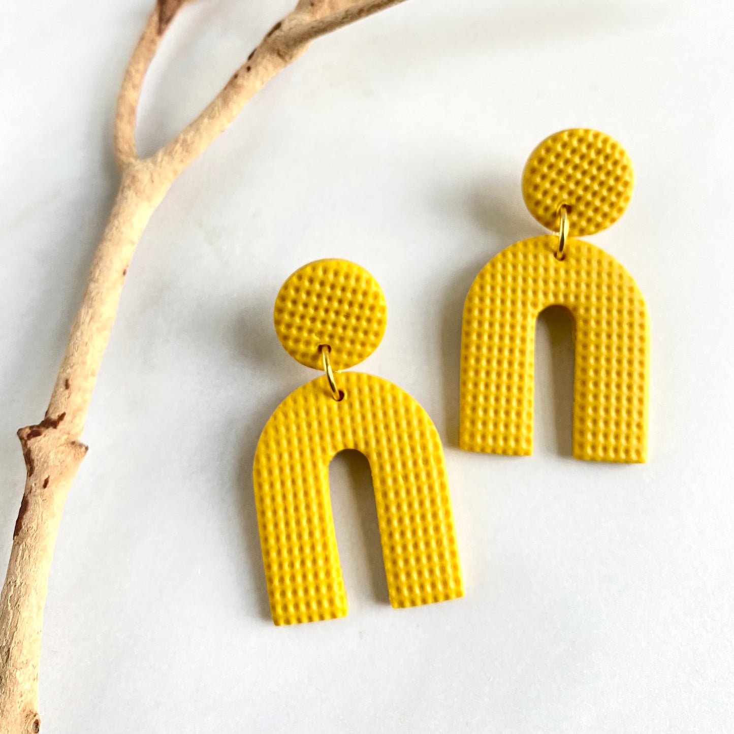 Arches // Yellow Textured
