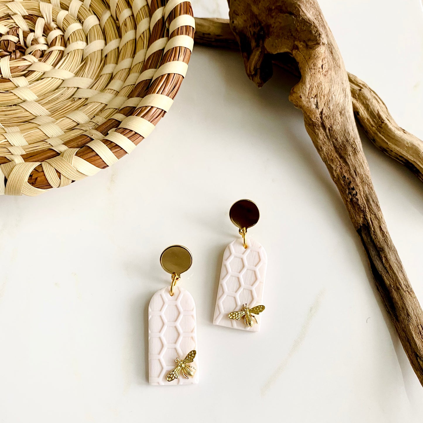 Blanc Honeycomb + Brass Bee