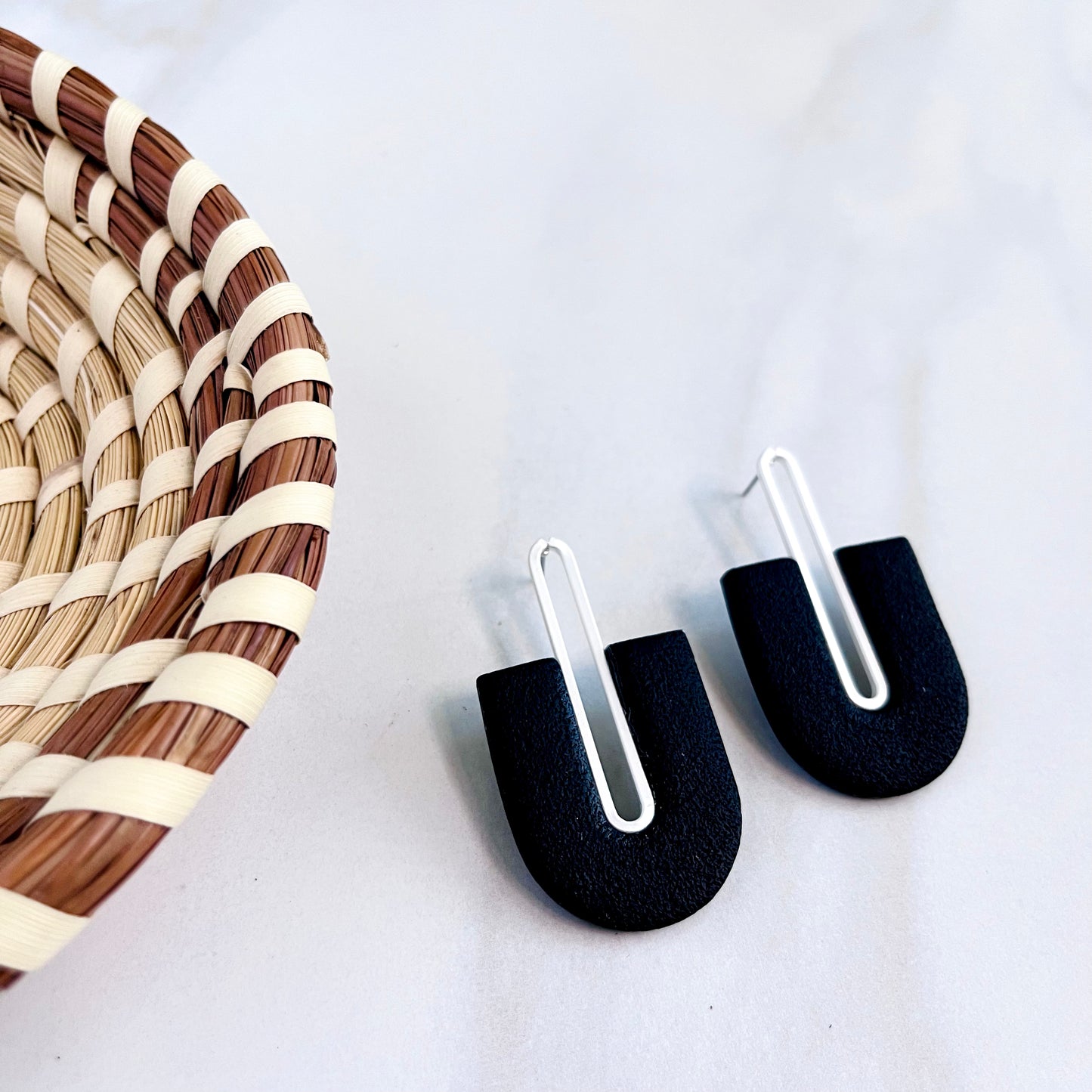 Gracie // Black Textured (Silver)
