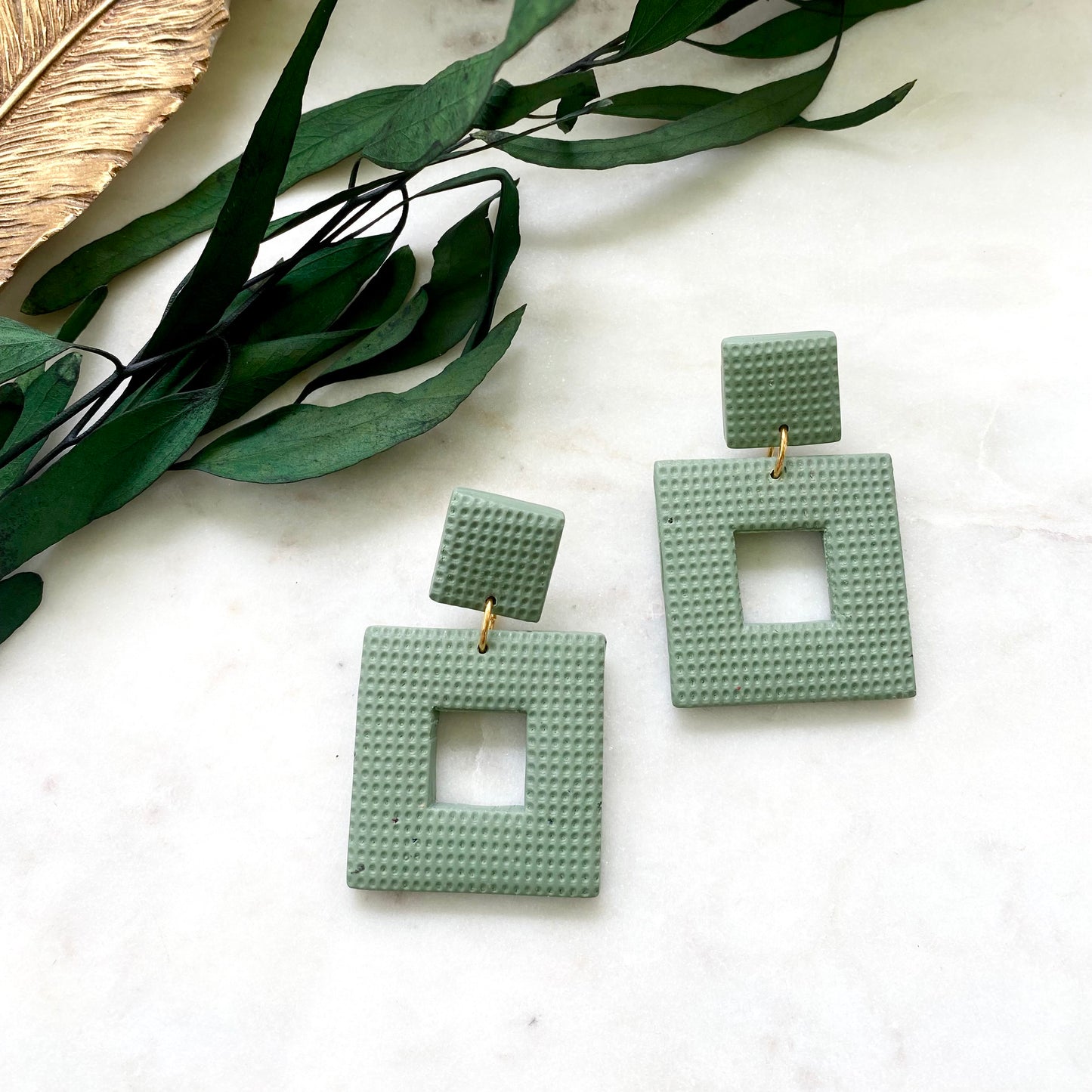 Ivy // Sage Textured