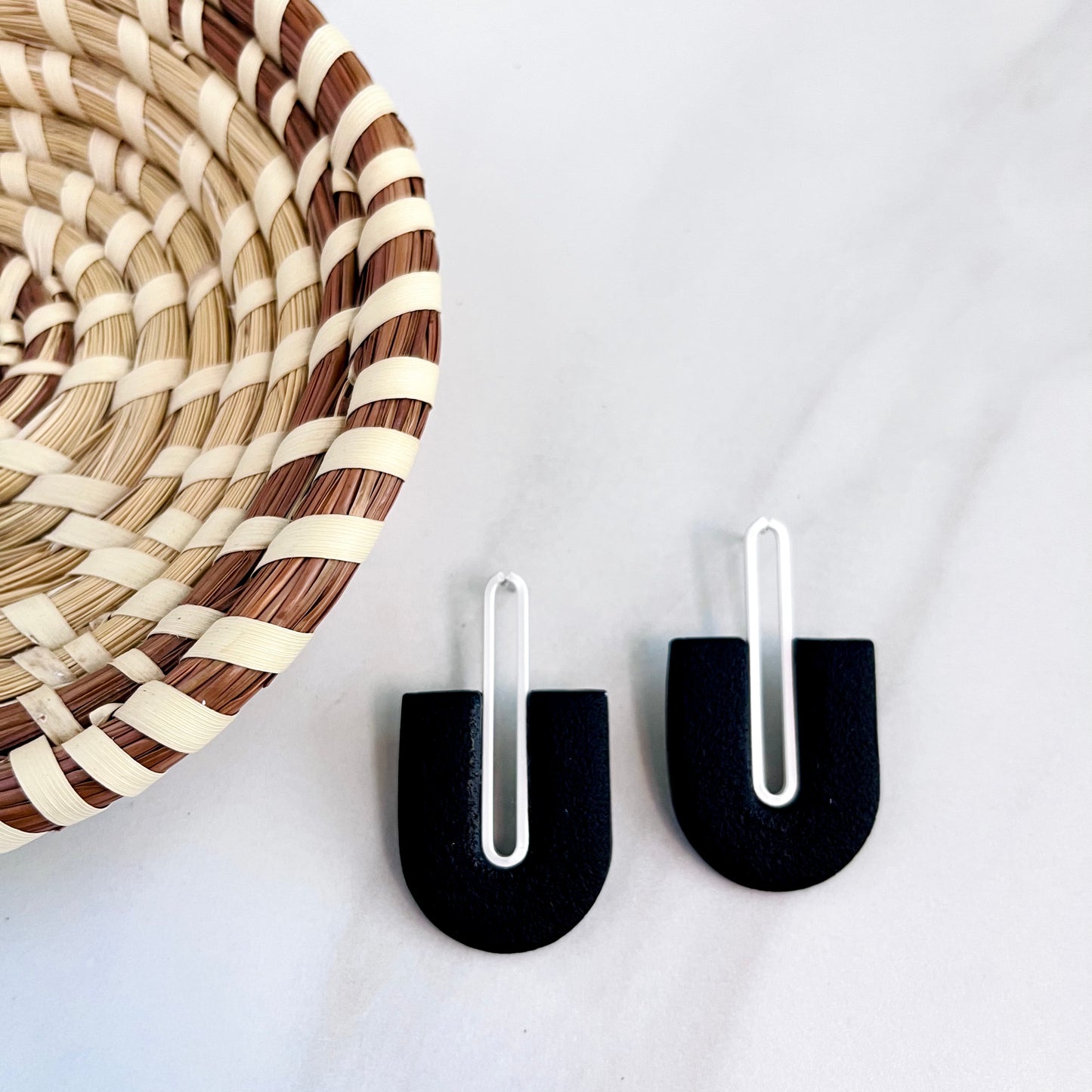 Gracie // Black Textured (Silver)
