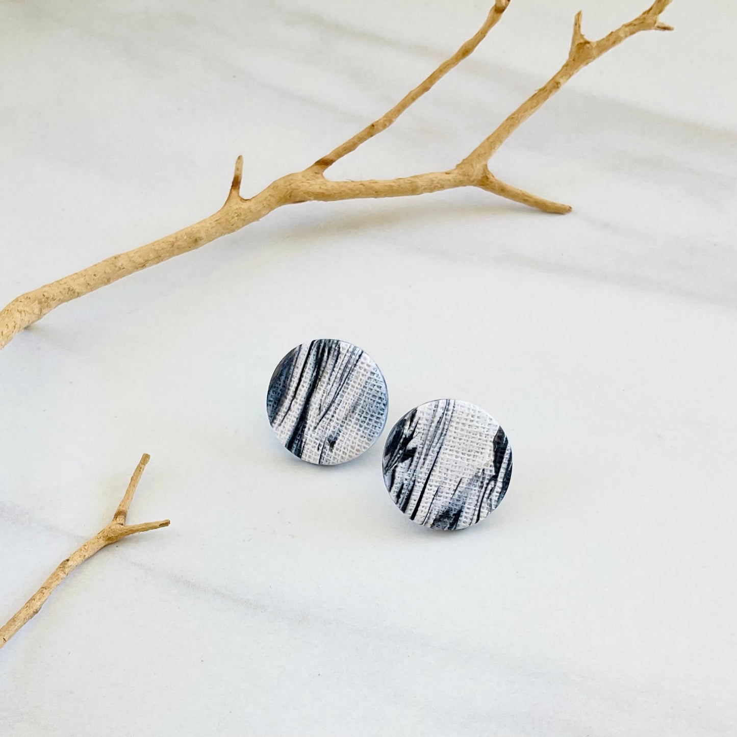 Black +White Print Textured Studs