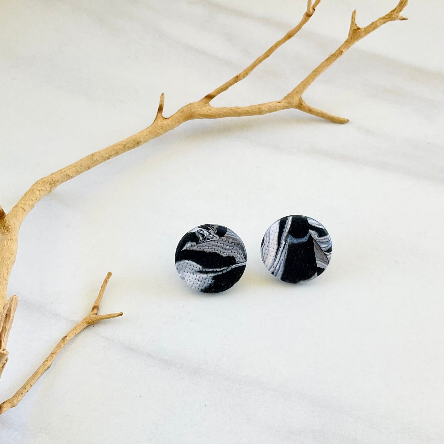 Black +White Print Textured Studs