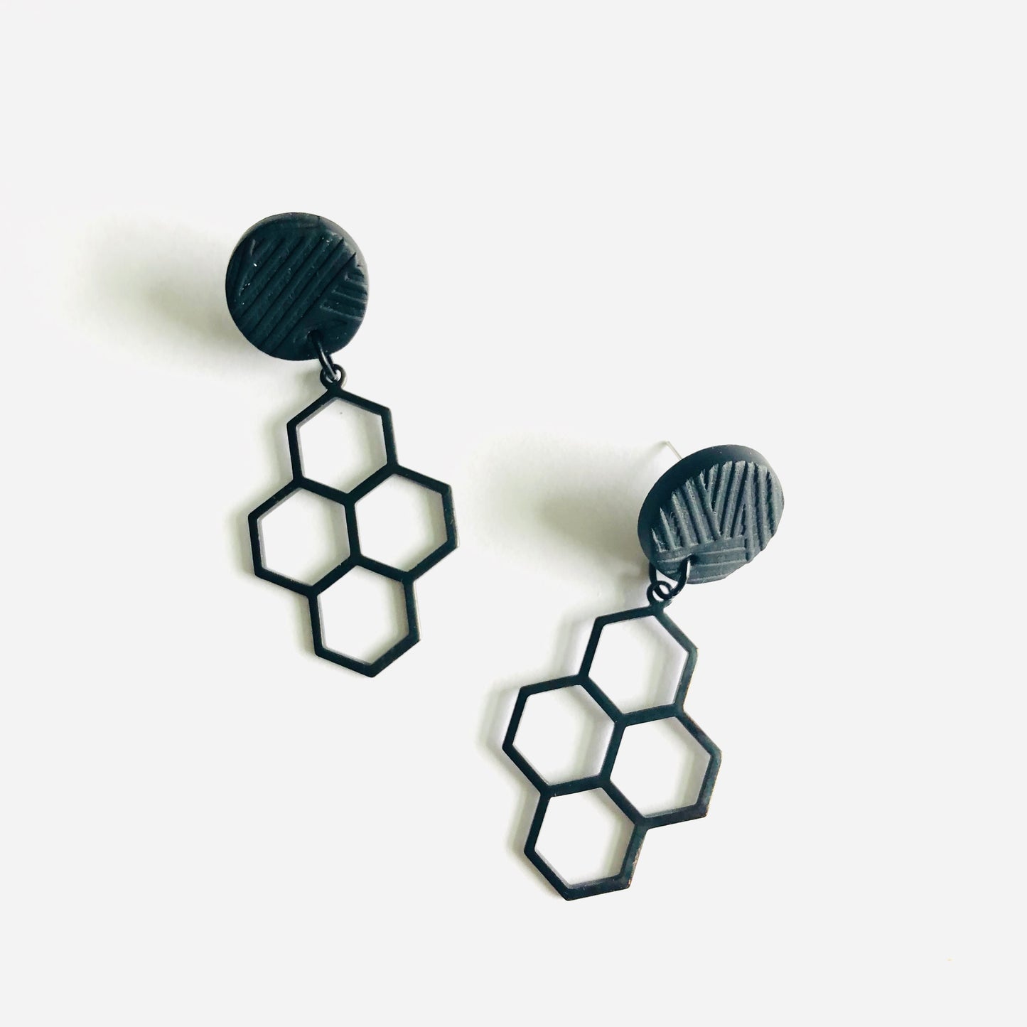 Black Textured Clay Brass Honeycomb